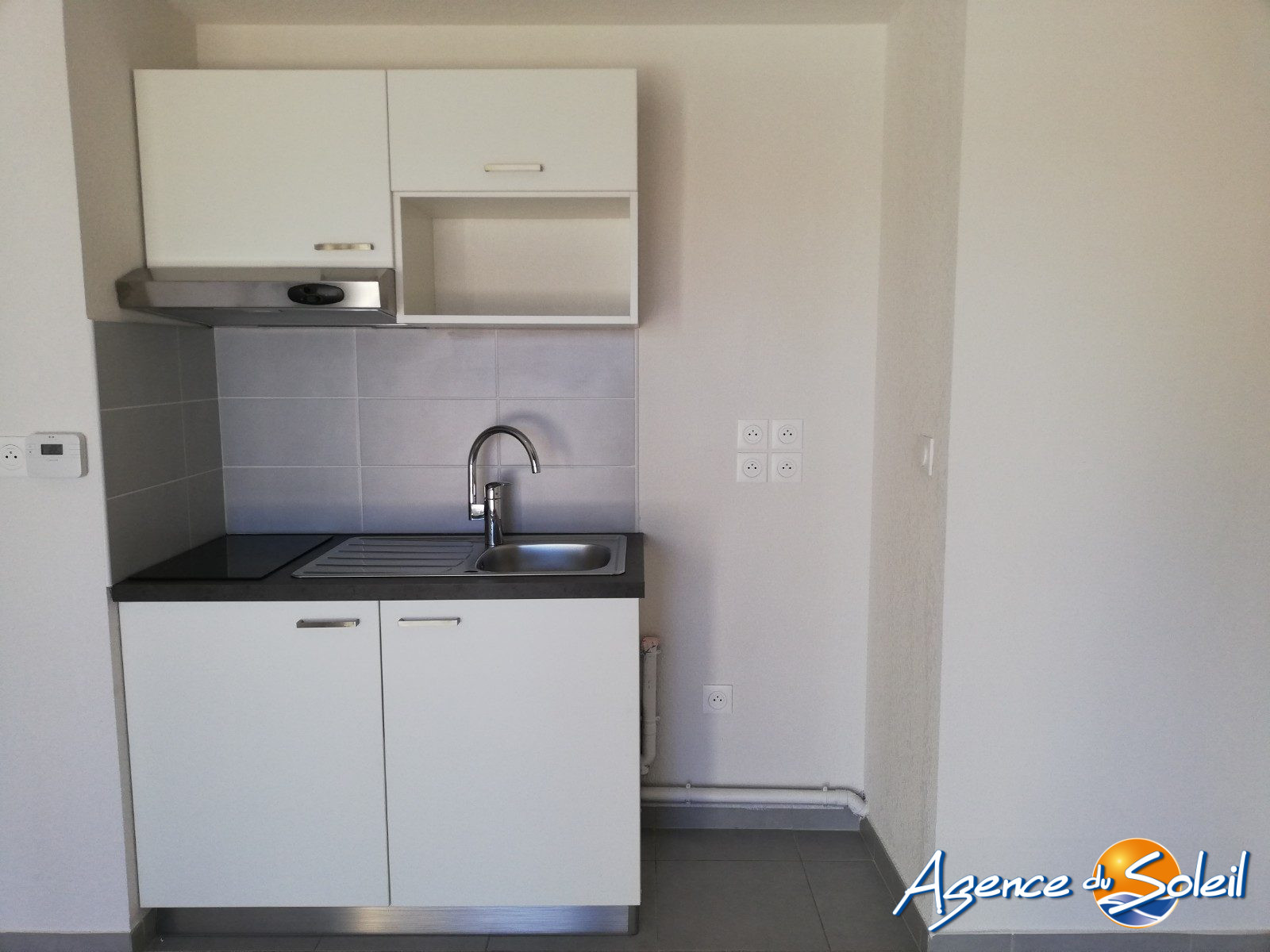 Chambre - Appartement Marseillan (Réf. 09-7262-AGENCEDUSOLEIL)