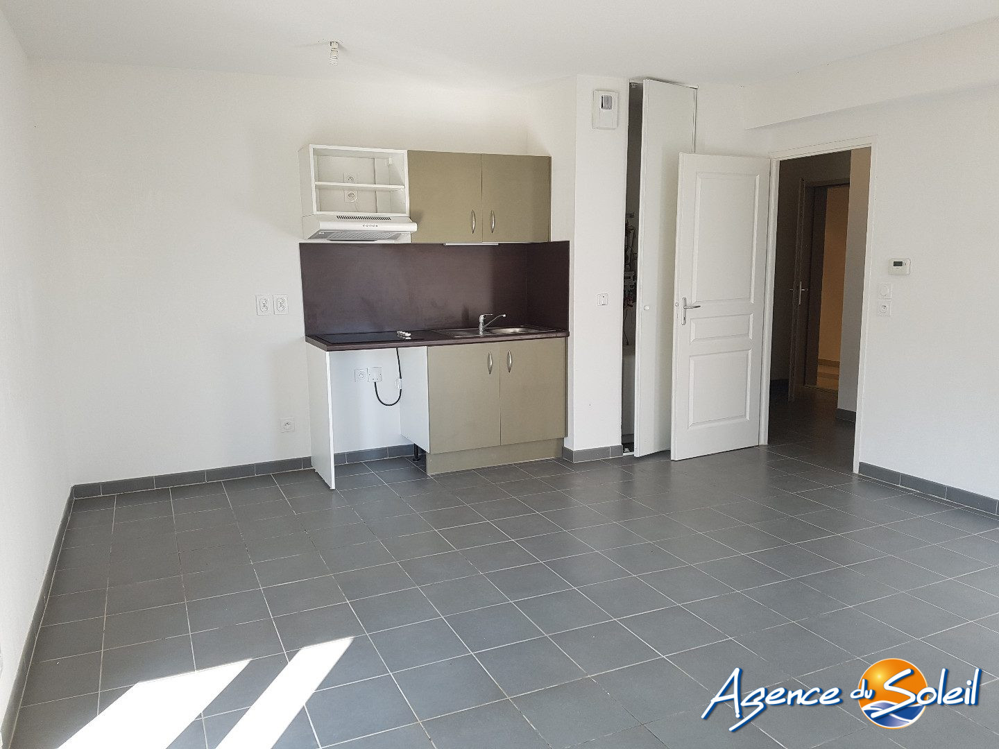 Vue intérieure - Appartement Narbonne (Réf. 04-1334-AGENCEDUSOLEIL)