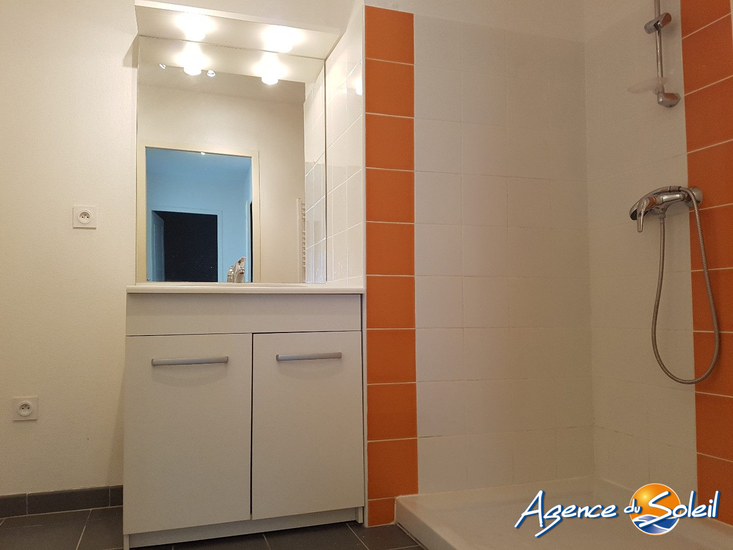 Chambre - Appartement Narbonne (Réf. 04-1334-AGENCEDUSOLEIL)