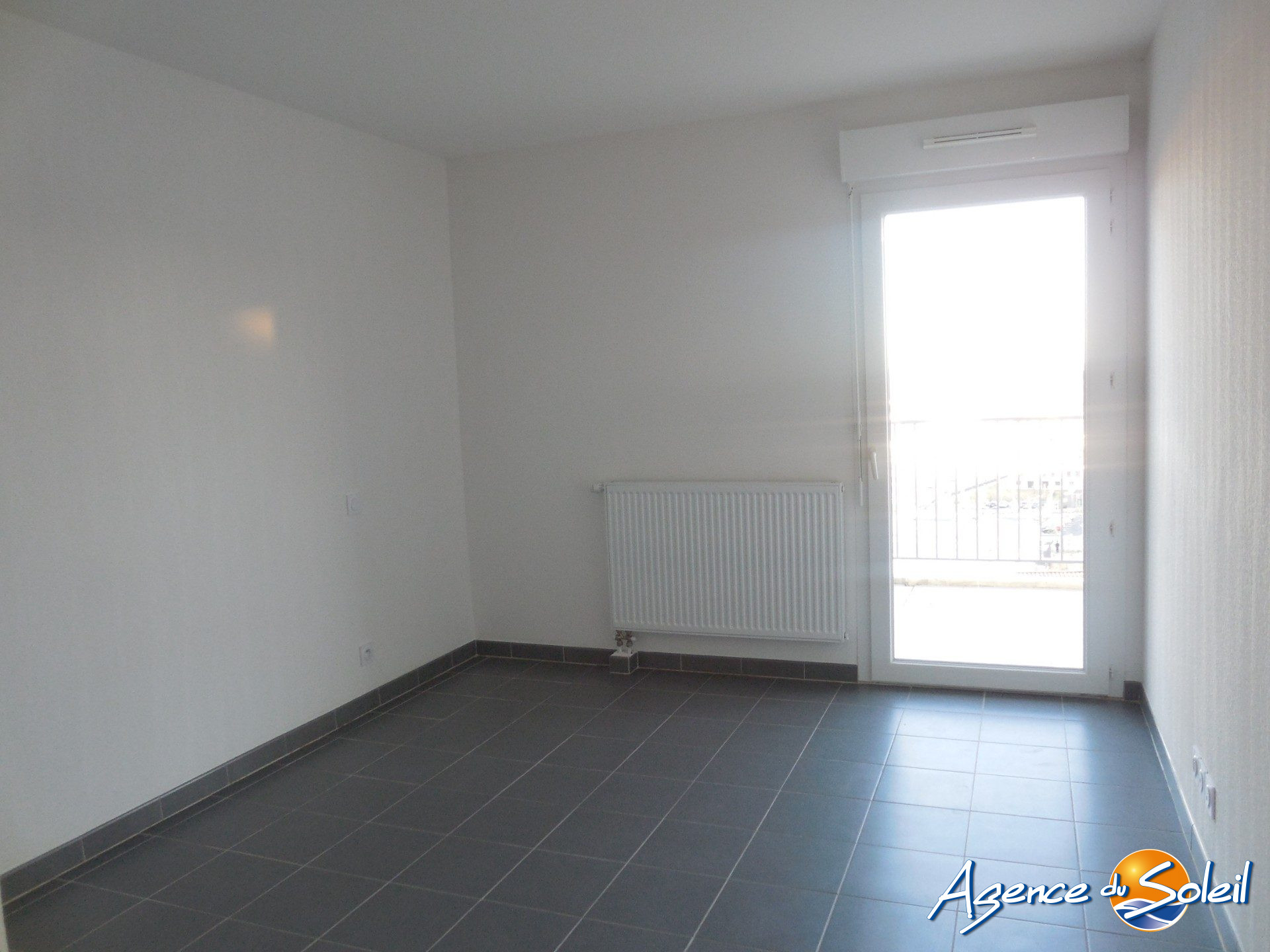 Vue extérieure - Appartement Narbonne (Réf. 04-1334-AGENCEDUSOLEIL)