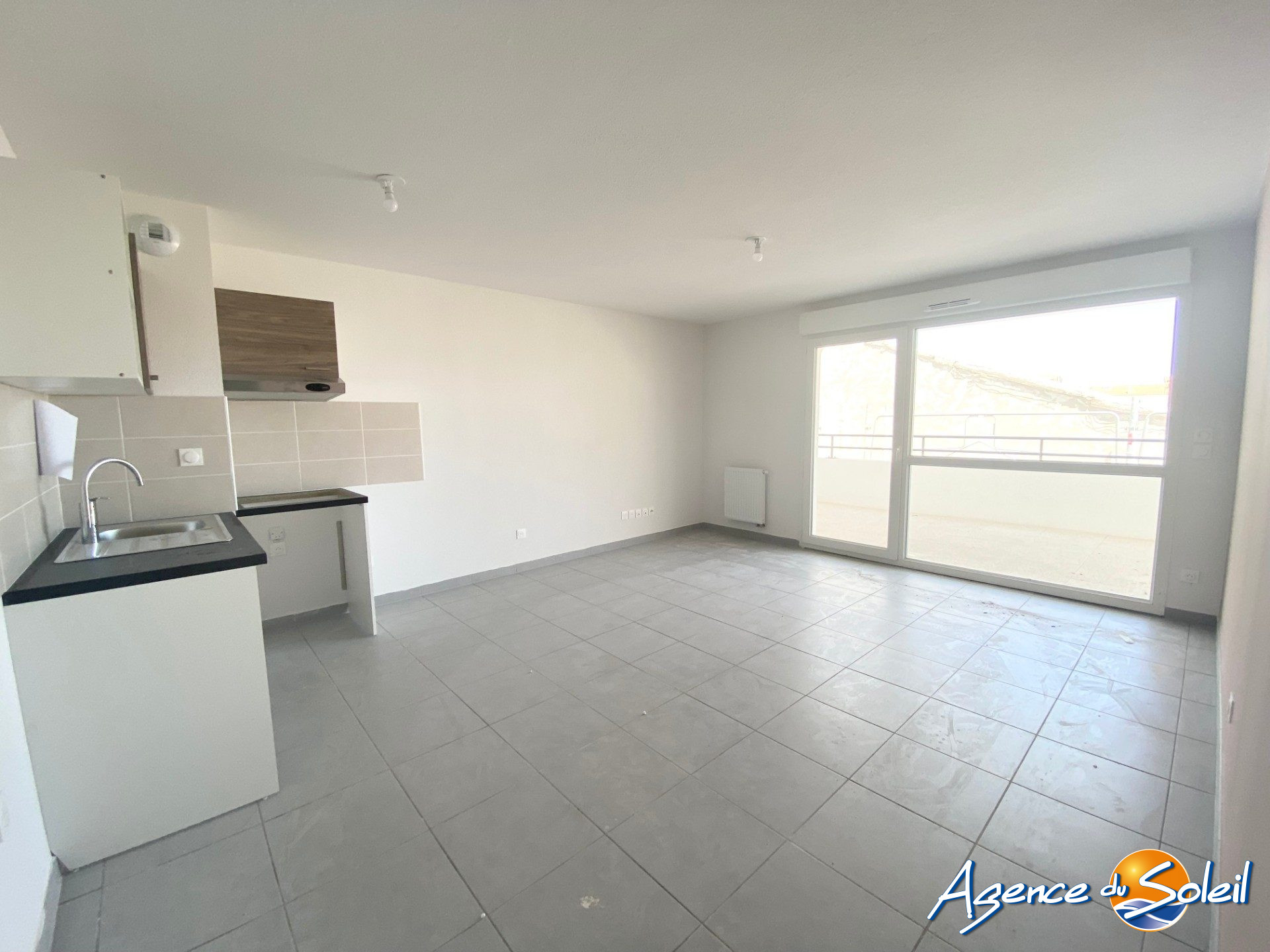 Salle de bain - Appartement Marseillan (Réf. 09-7339-AGENCEDUSOLEIL)