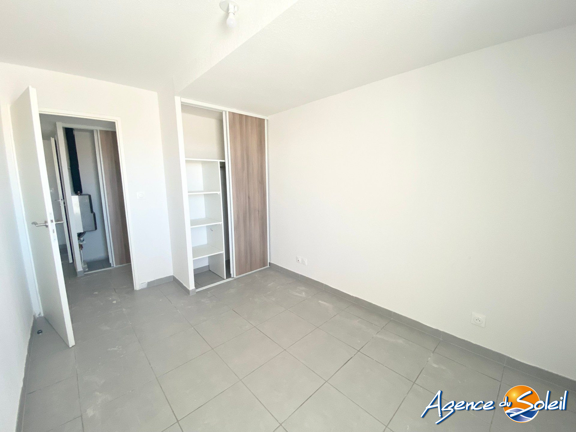 Vue extérieure - Appartement Marseillan (Réf. 09-7339-AGENCEDUSOLEIL)