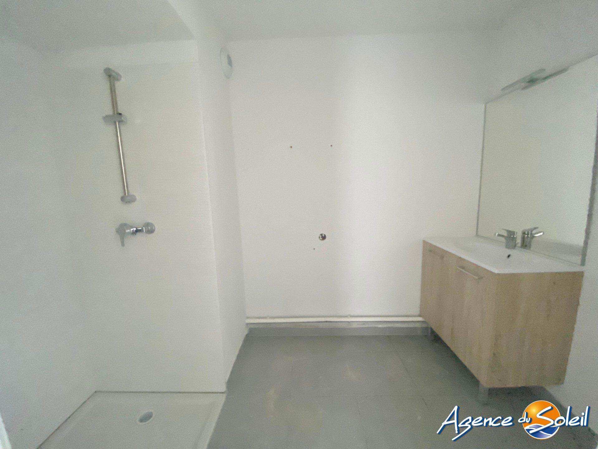 Terrasse - Appartement Marseillan (Réf. 09-7339-AGENCEDUSOLEIL)