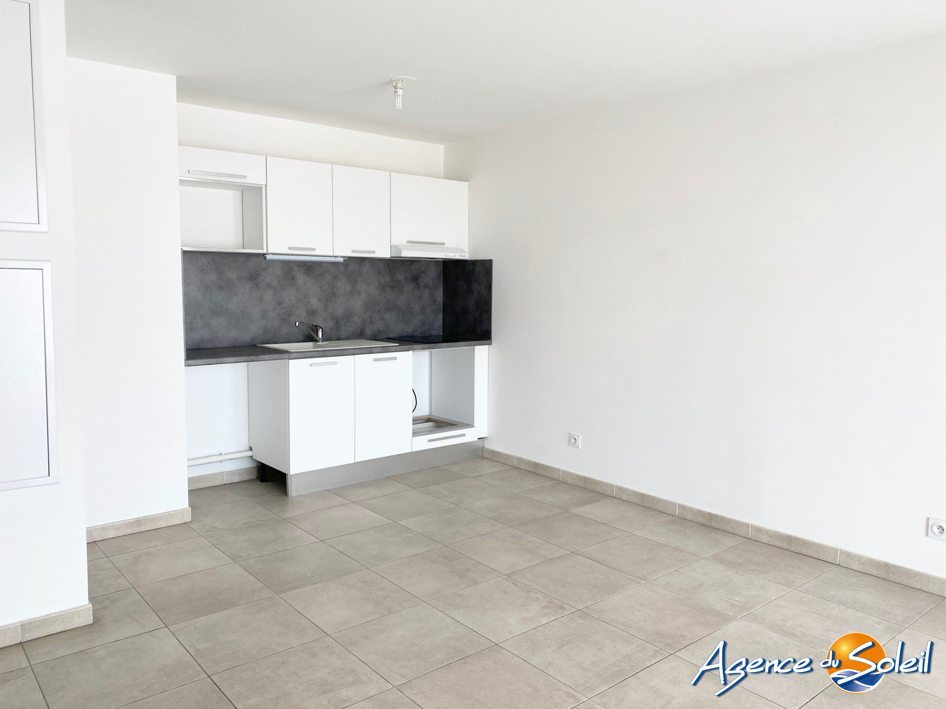 Vue intérieure - Appartement Sauvian (Réf. 09-6861-AGENCEDUSOLEIL)