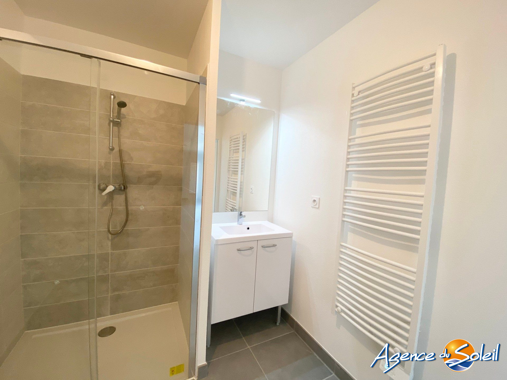 Salle de bain - Appartement Castelnau-le-Lez (Réf. 33-8130-AGENCEDUSOLEIL)