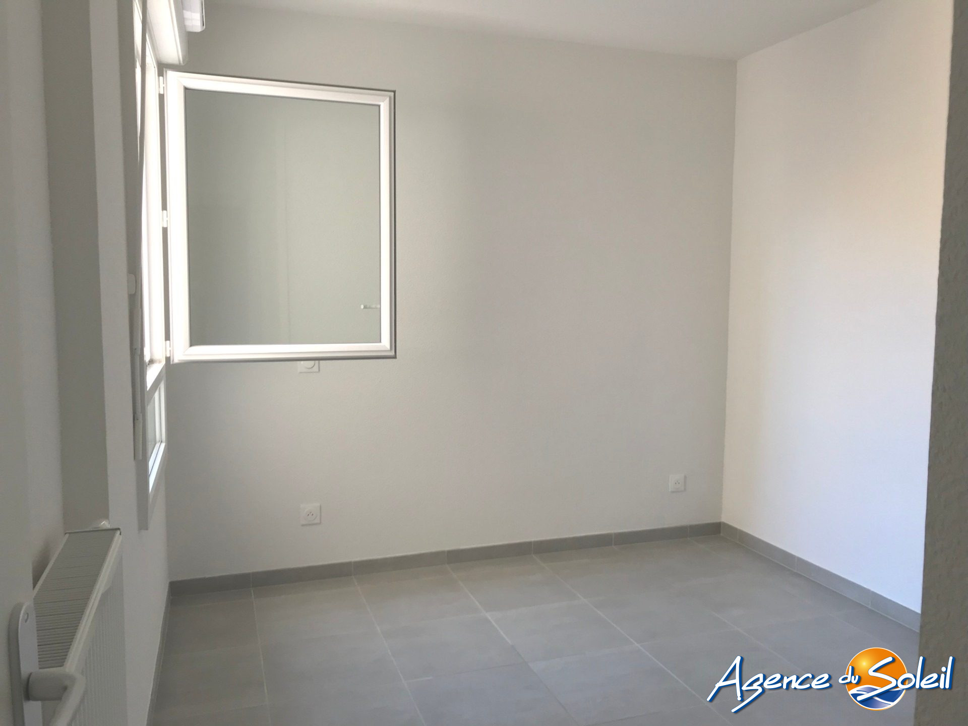 Salle de bain - Appartement Frontignan (Réf. 33-8083-AGENCEDUSOLEIL)