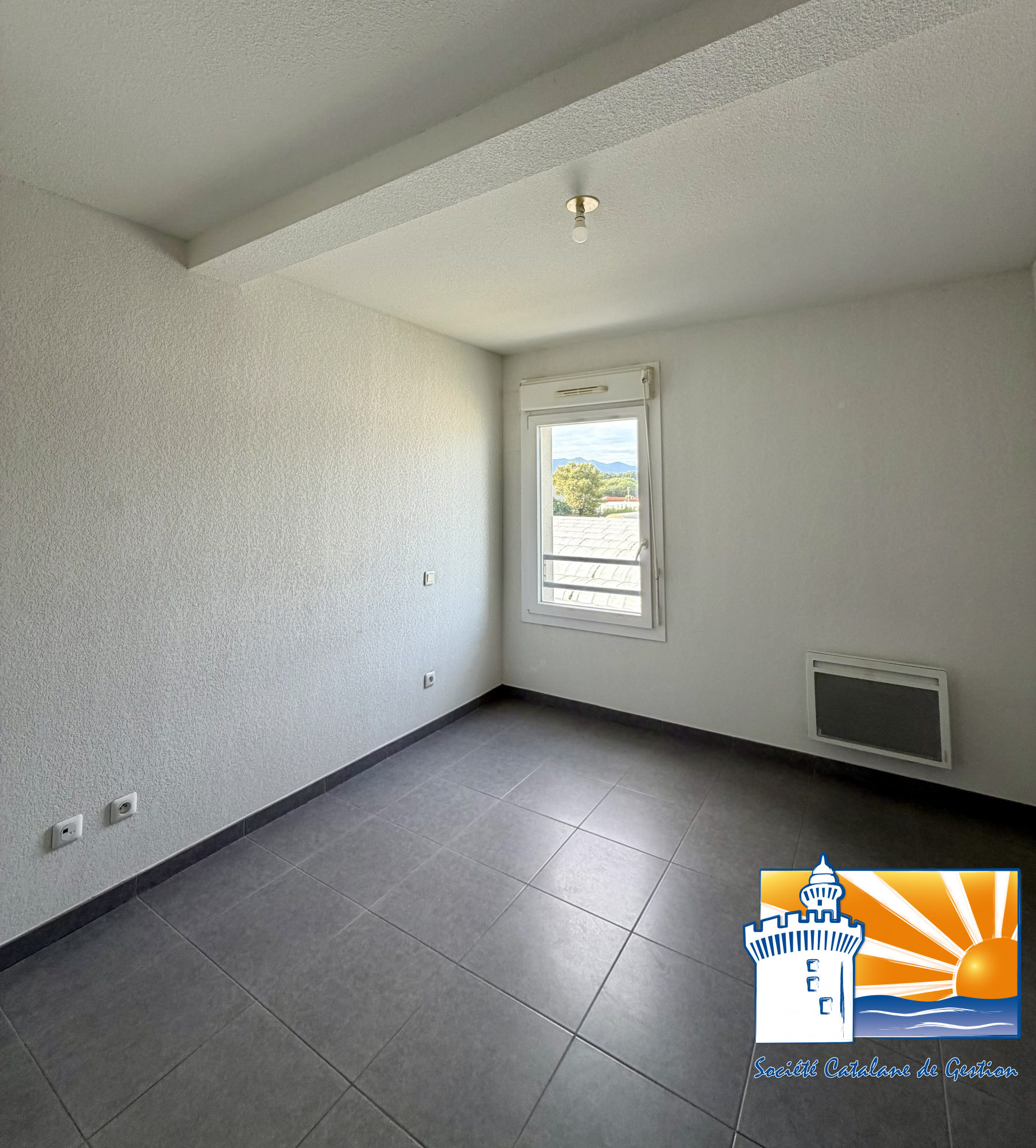 Chambre - Appartement Saint-Cyprien (Réf. 07-704-AGENCEDUSOLEIL)