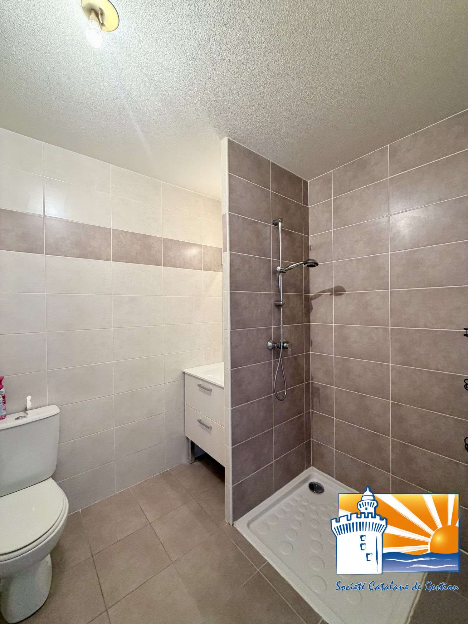 Salle de bain - Appartement Argelès-sur-Mer (Réf. 07-795-AGENCEDUSOLEIL)