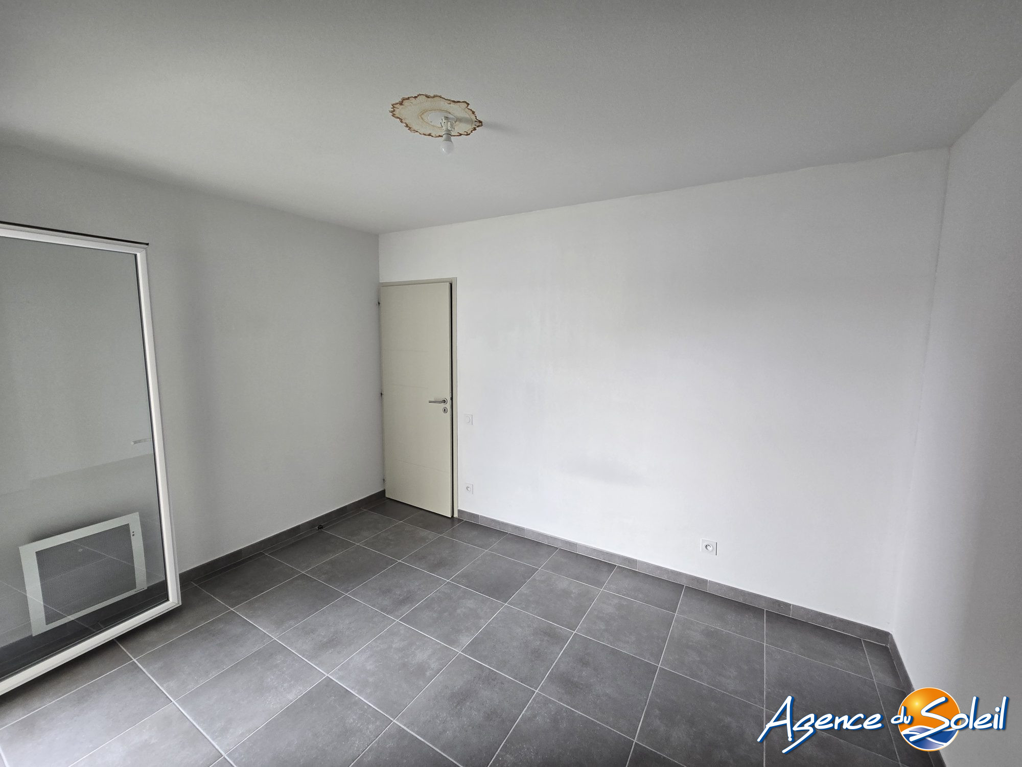Chambre - Appartement Narbonne (Réf. 04-4189-AGENCEDUSOLEIL)