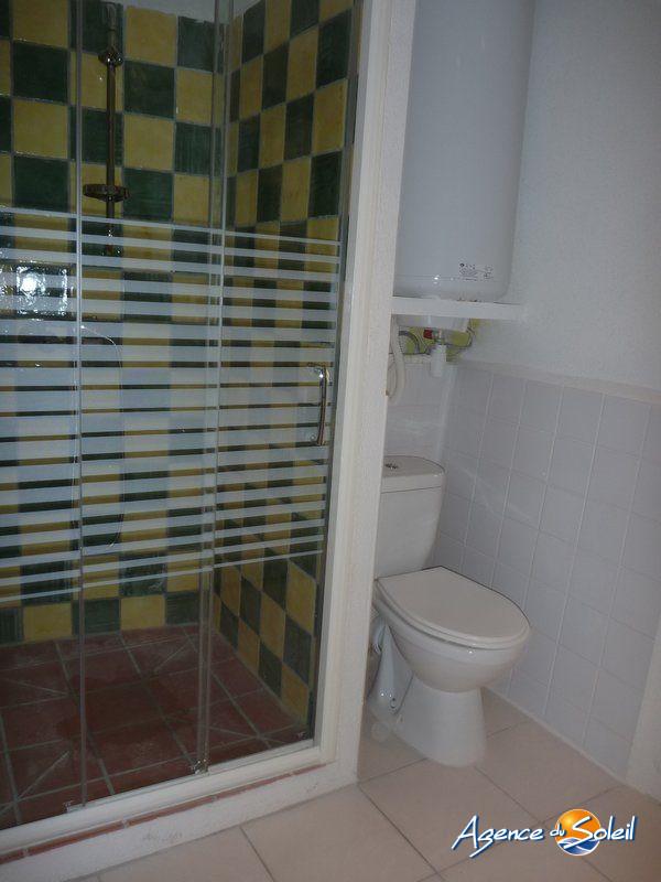 Salle de bain - Maison Tourouzelle (Réf. 27-2845-AGENCEDUSOLEIL)