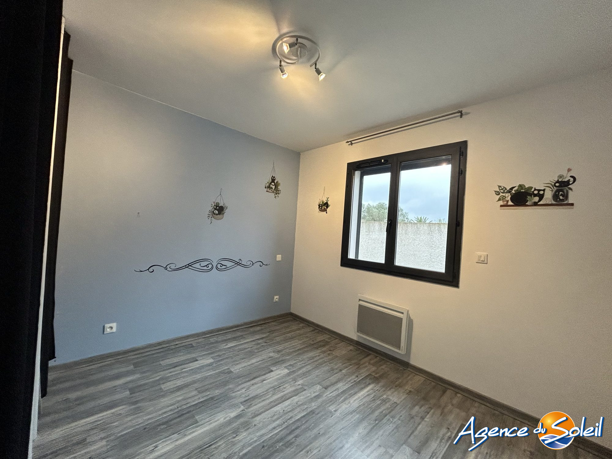 Chambre - Maison Fabrezan (Réf. 27-2866-AGENCEDUSOLEIL)