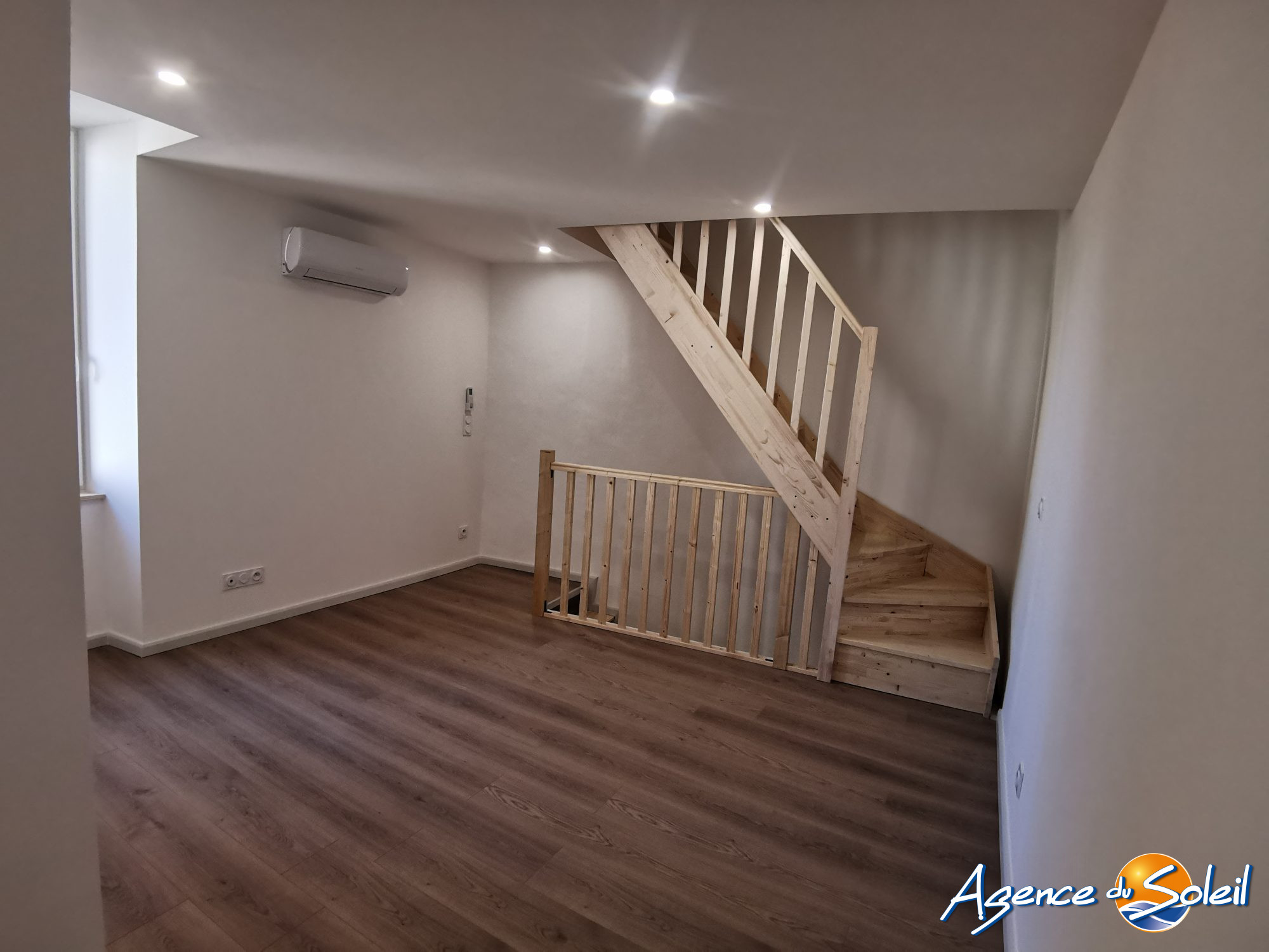 Vue intérieure - Maison Luc-sur-Orbieu (Réf. LM11455-AGENCEDUSOLEIL)