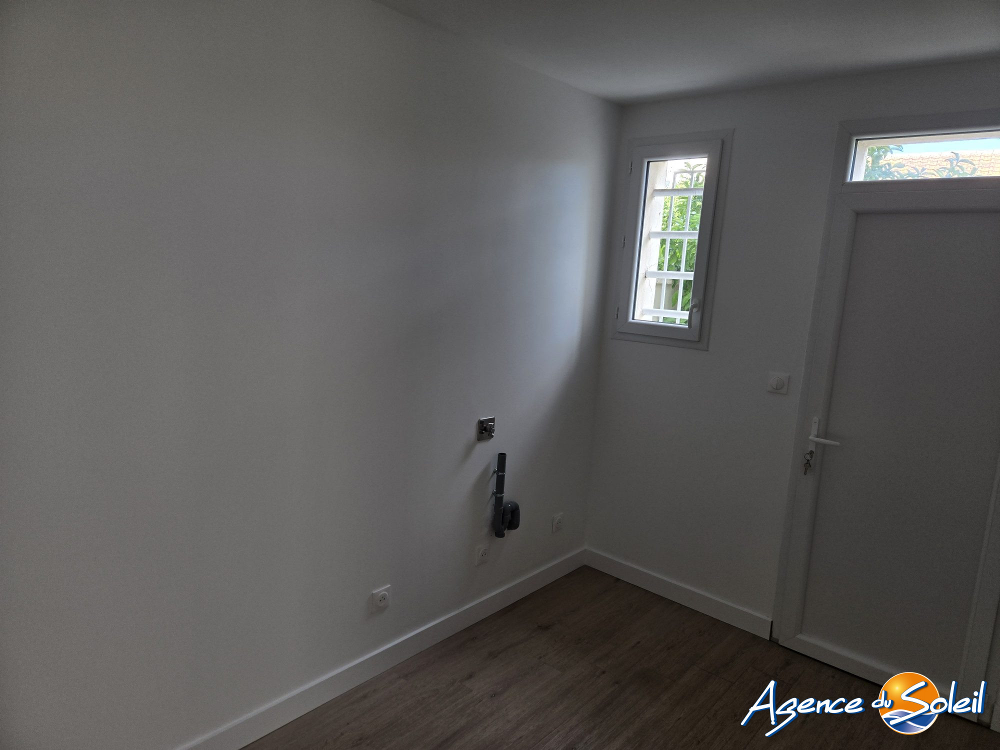 Salle de bain - Maison Narbonne (Réf. 04-4968-AGENCEDUSOLEIL)