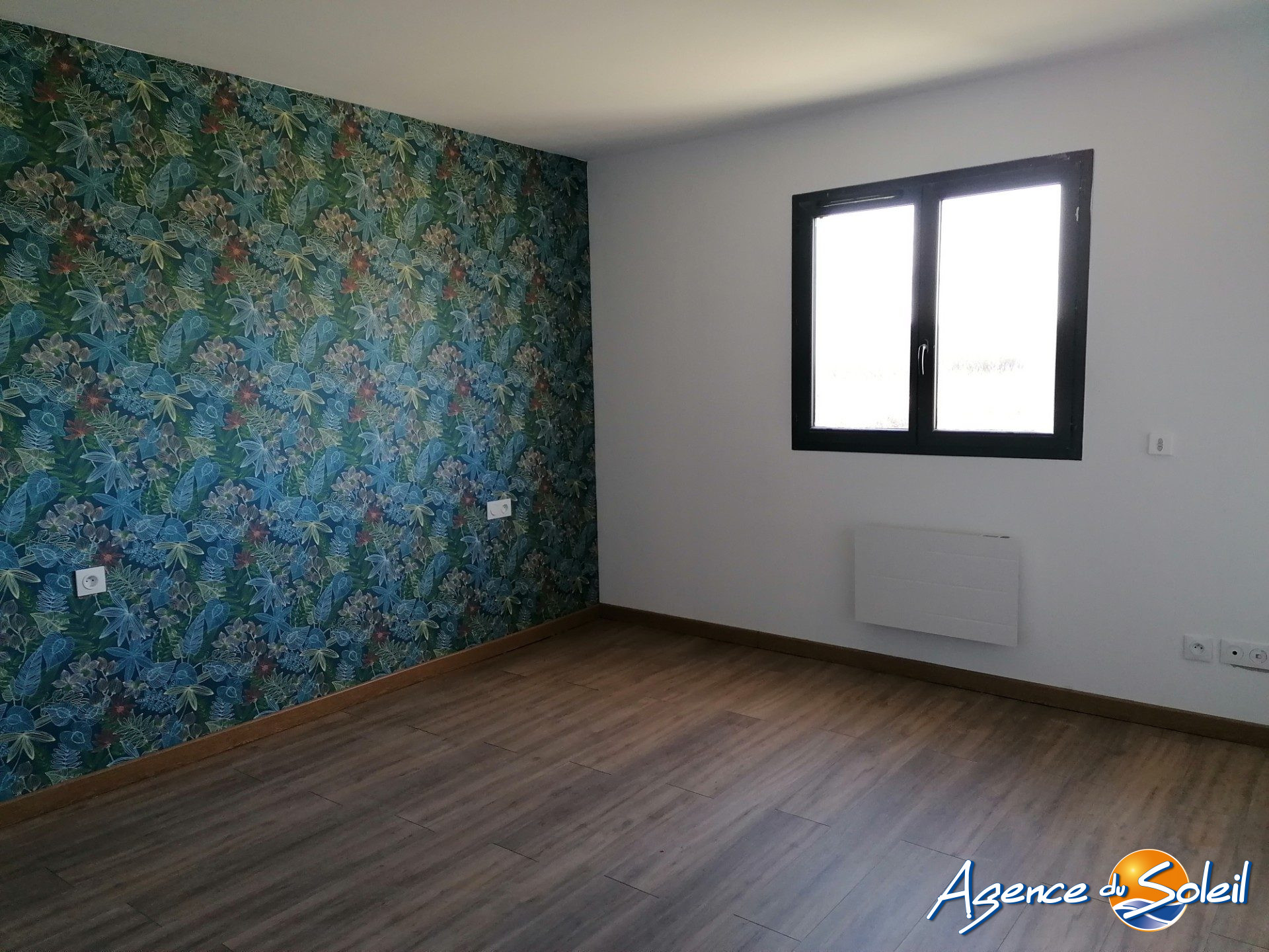 Chambre - Maison Ouveillan (Réf. 04-9401-AGENCEDUSOLEIL)