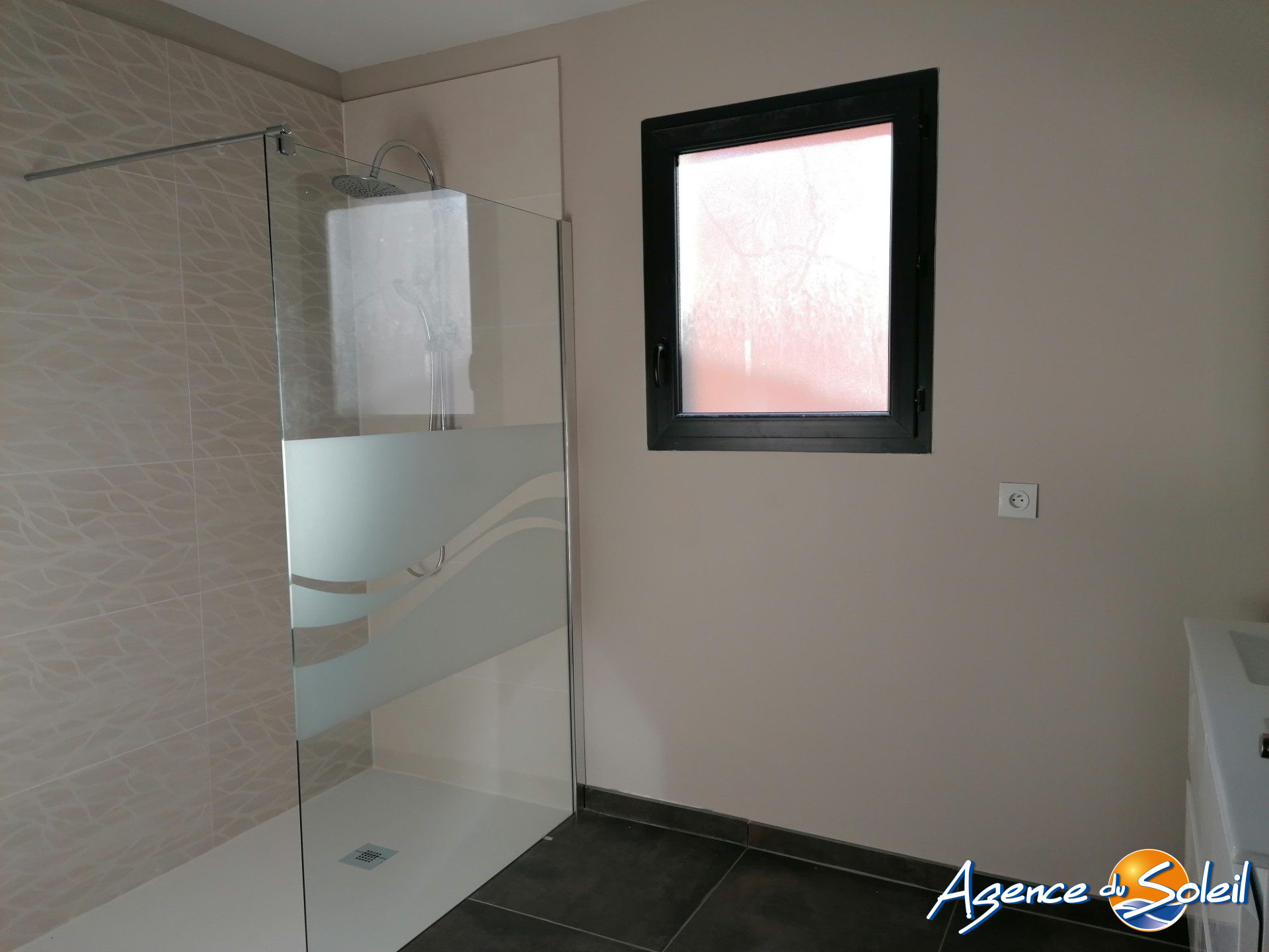Photo 9 - Maison Ouveillan (Réf. 04-9401-AGENCEDUSOLEIL)