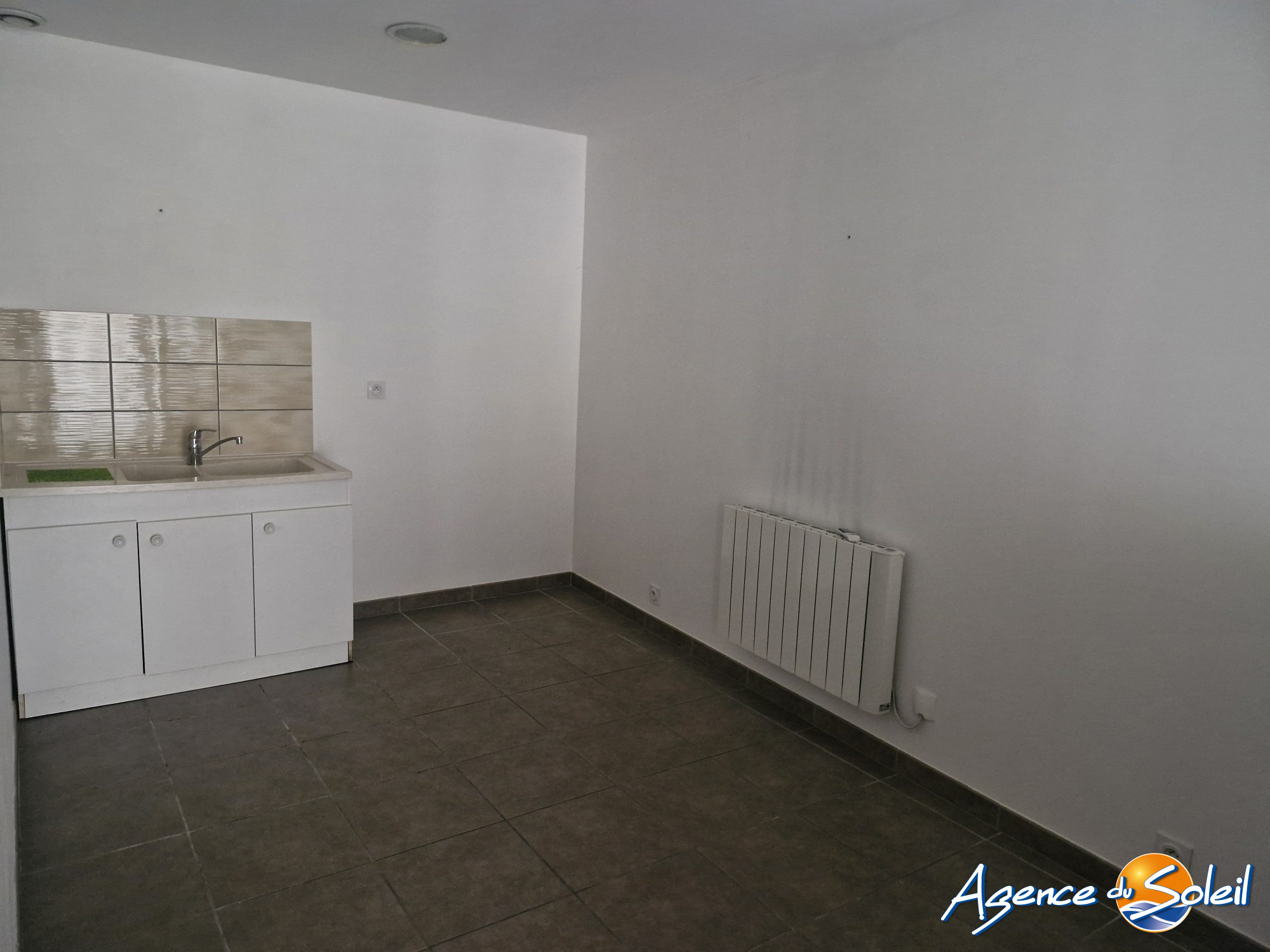 Salle de bain - Immobilier Pro Lézignan-Corbières (Réf. 27-2856-AGENCEDUSOLEIL)