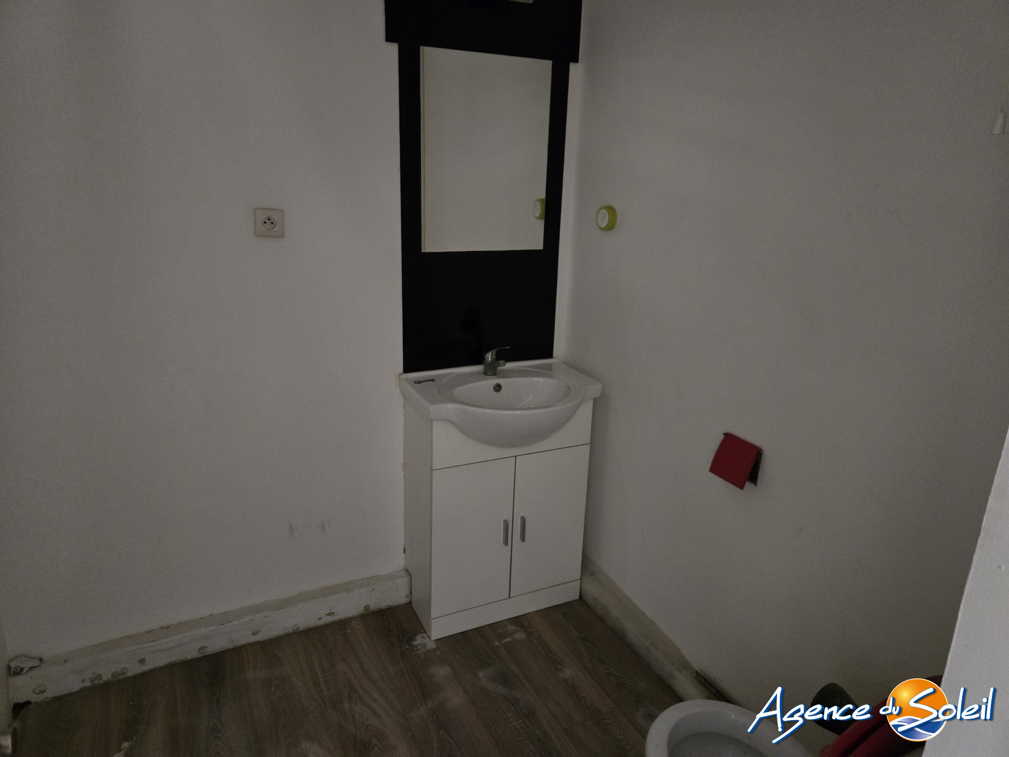 Salle de bain - Immobilier Pro Narbonne (Réf. 04-4552-AGENCEDUSOLEIL)