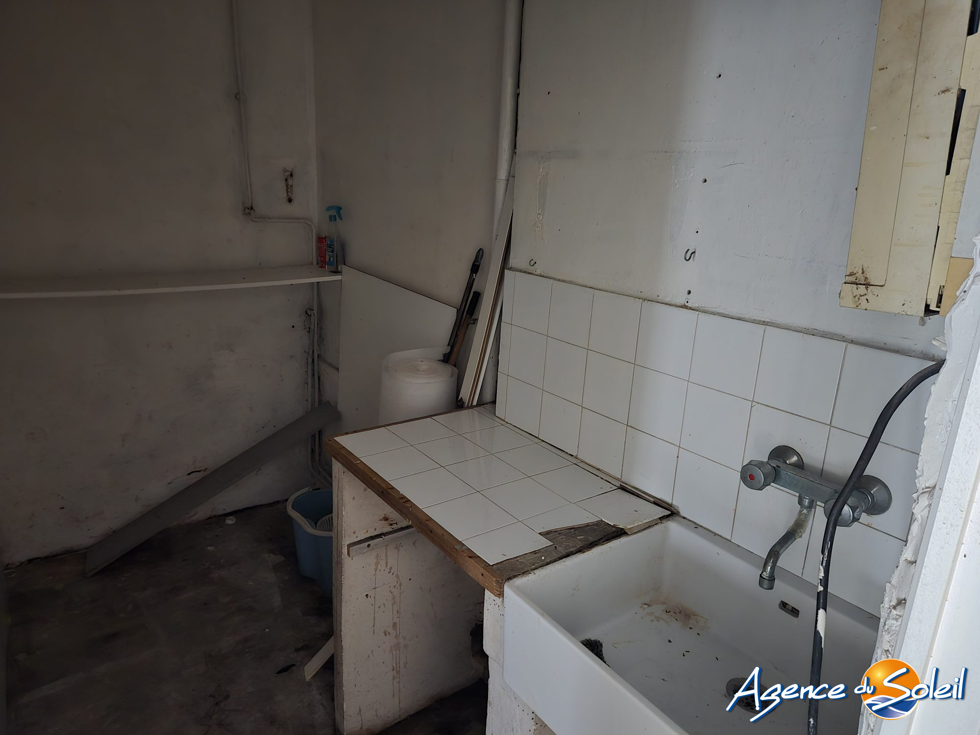 Vue extérieure - Immobilier Pro Narbonne (Réf. 04-4552-AGENCEDUSOLEIL)