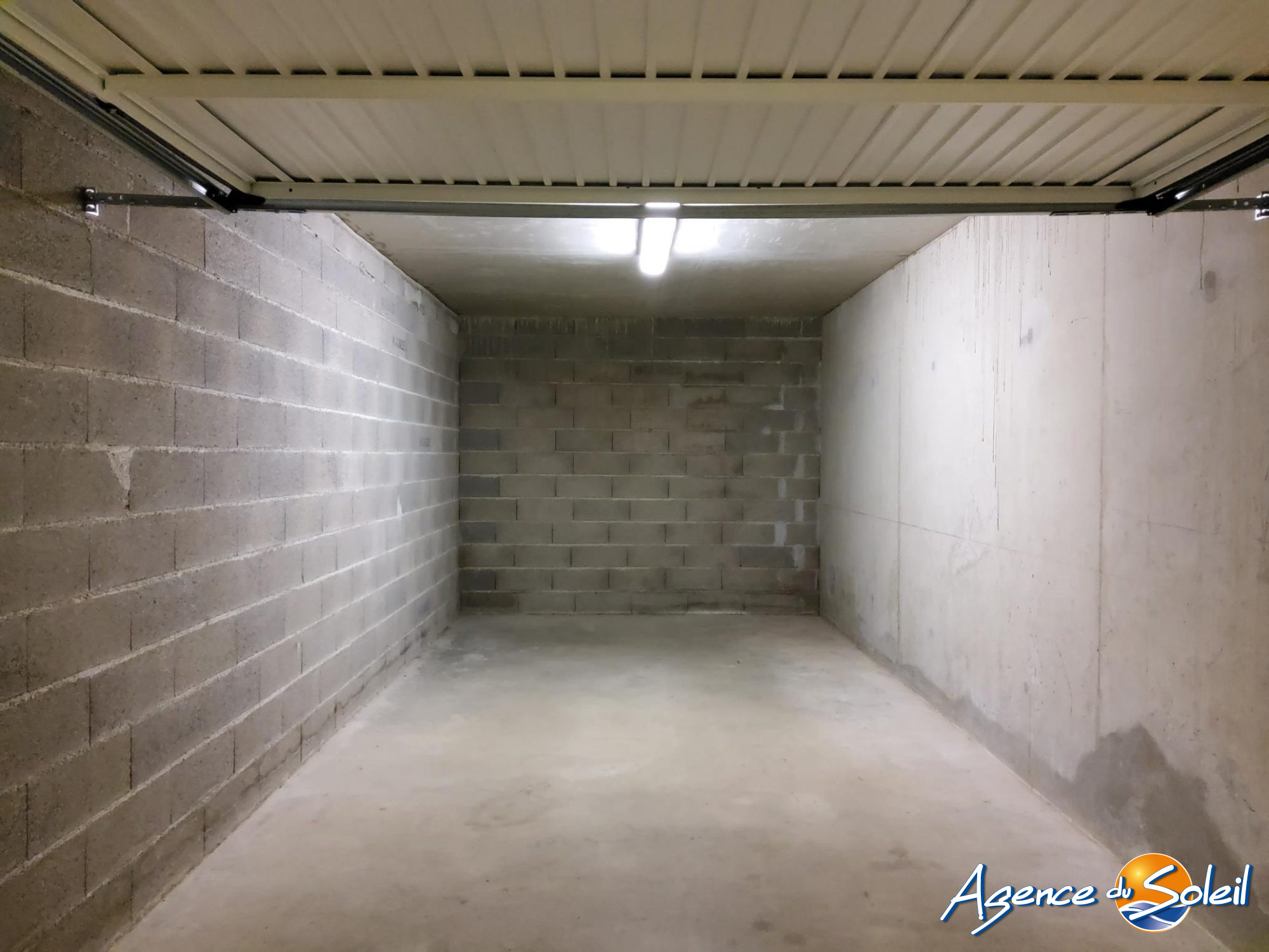 Vue intérieure - Stationnement Narbonne (Réf. 04-4835-AGENCEDUSOLEIL)