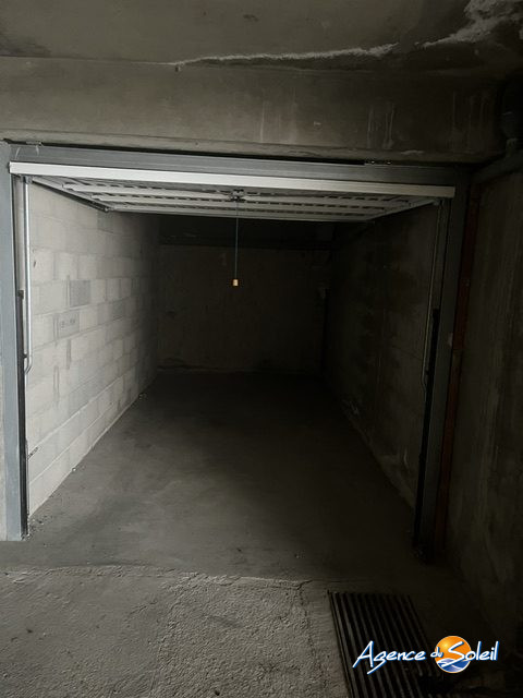 Vue intérieure - Stationnement Perpignan (Réf. 06-3220-AGENCEDUSOLEIL)