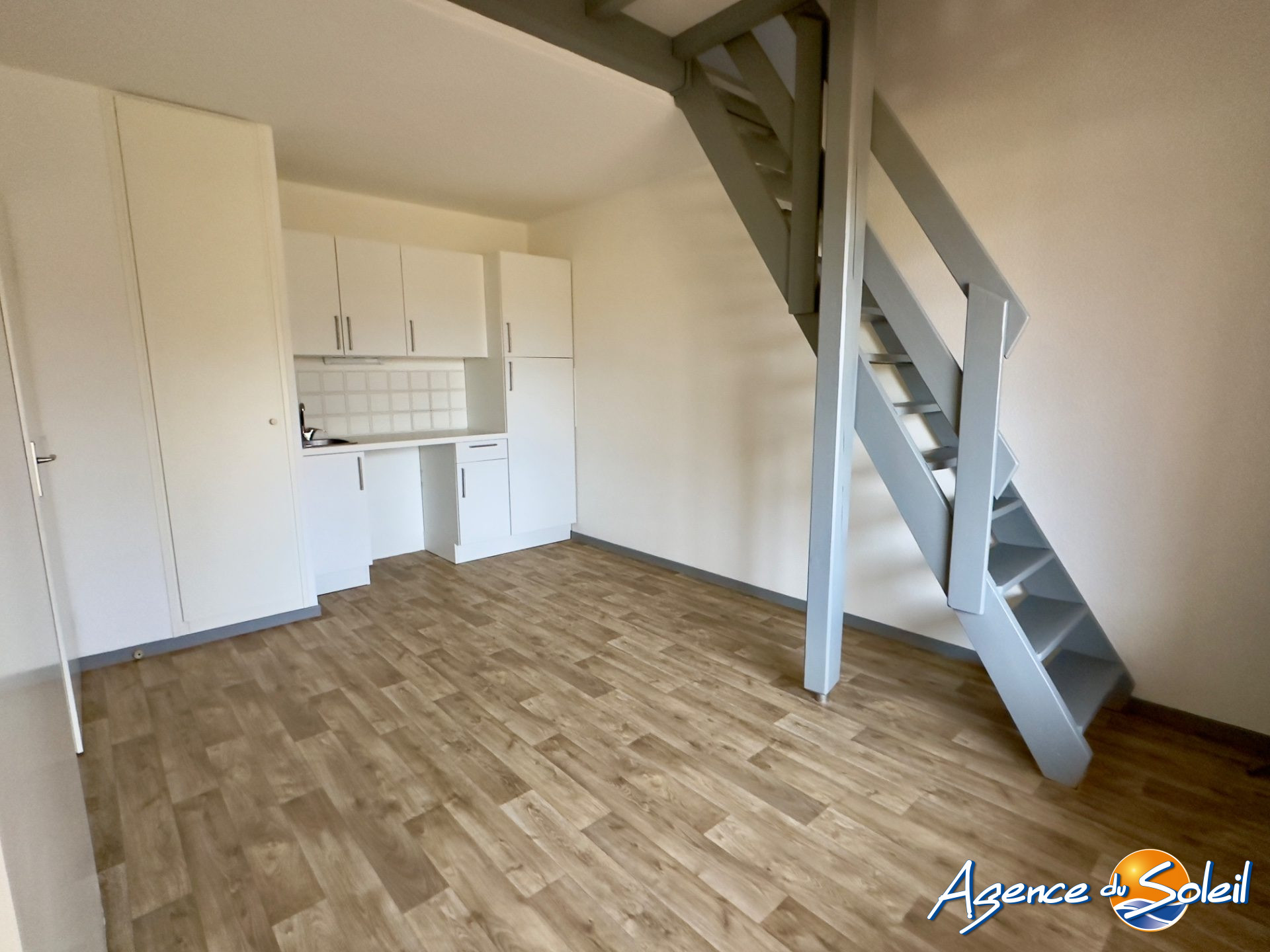 Photo de APPARTEMENT T2-Mezzanine