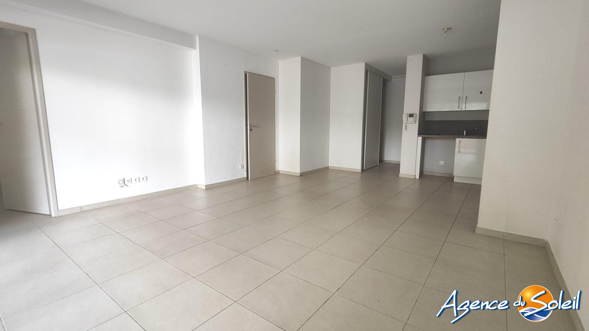 Cuisine - Appartement Boujan-sur-Libron (Réf. 38-10856-AGENCEDUSOLEIL)