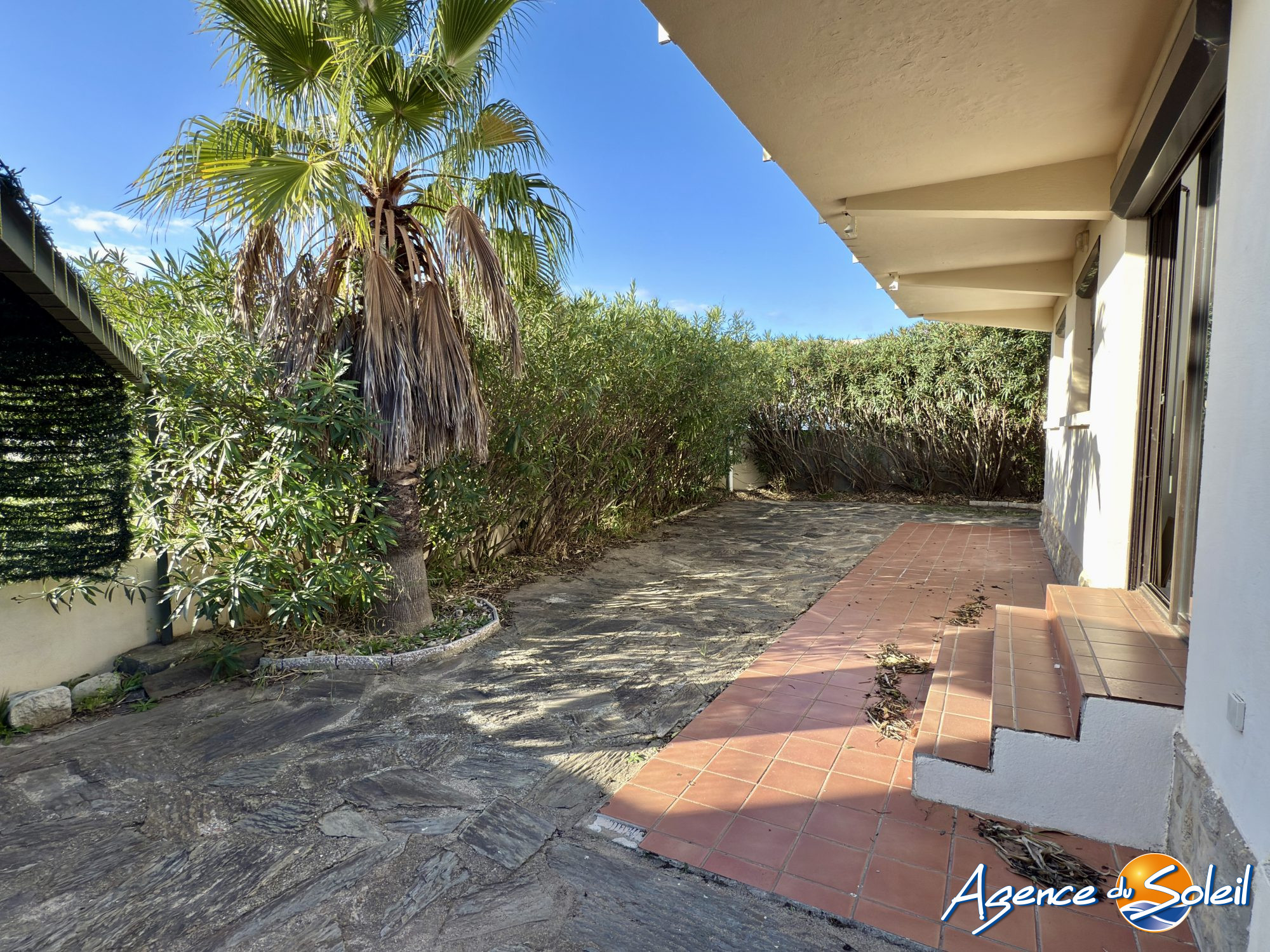 Photo de APPARTEMENT T3 + GARAGE