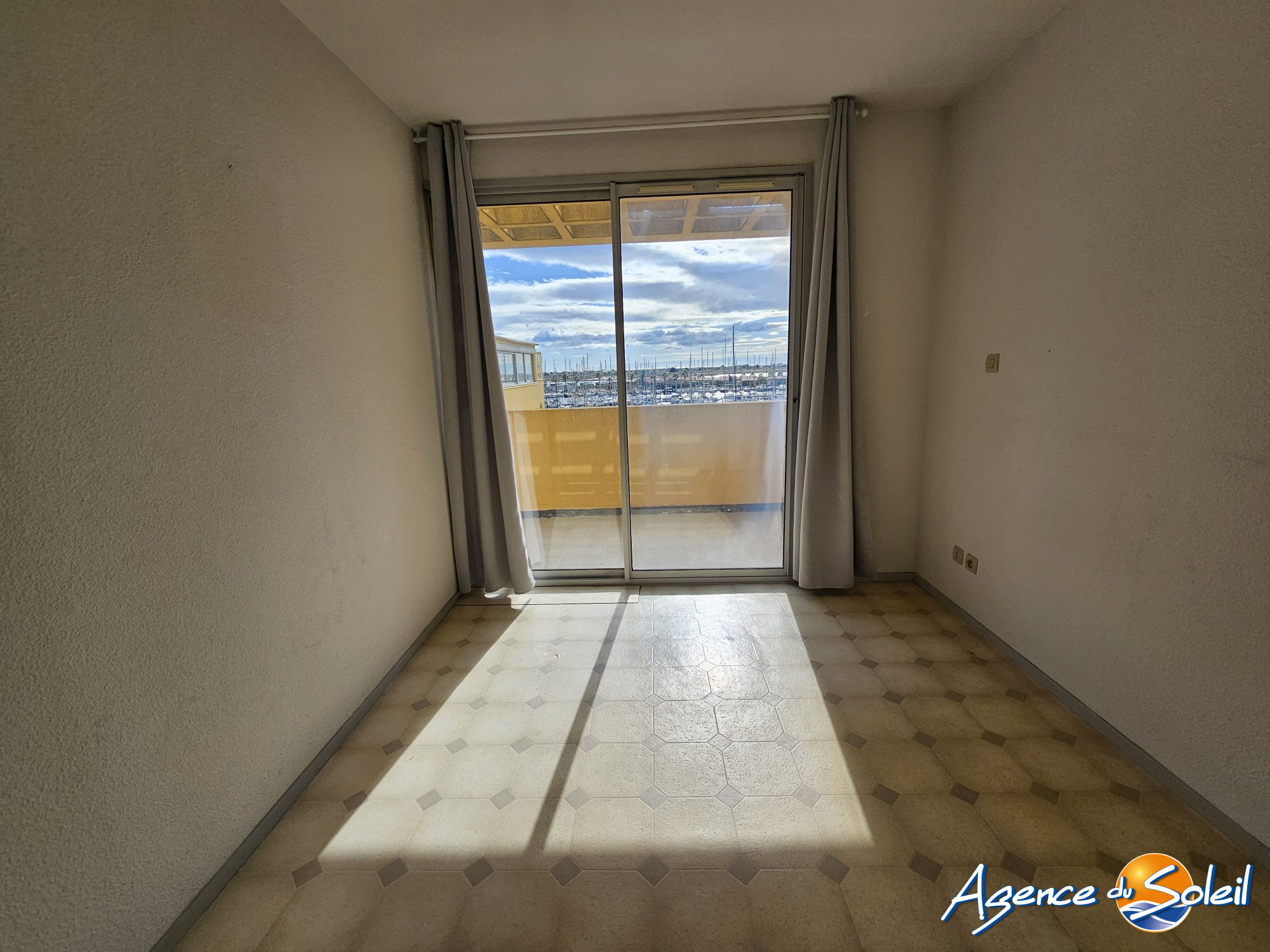 Cuisine - Appartement Gruissan (Réf. 12-10474-AGENCEDUSOLEIL)