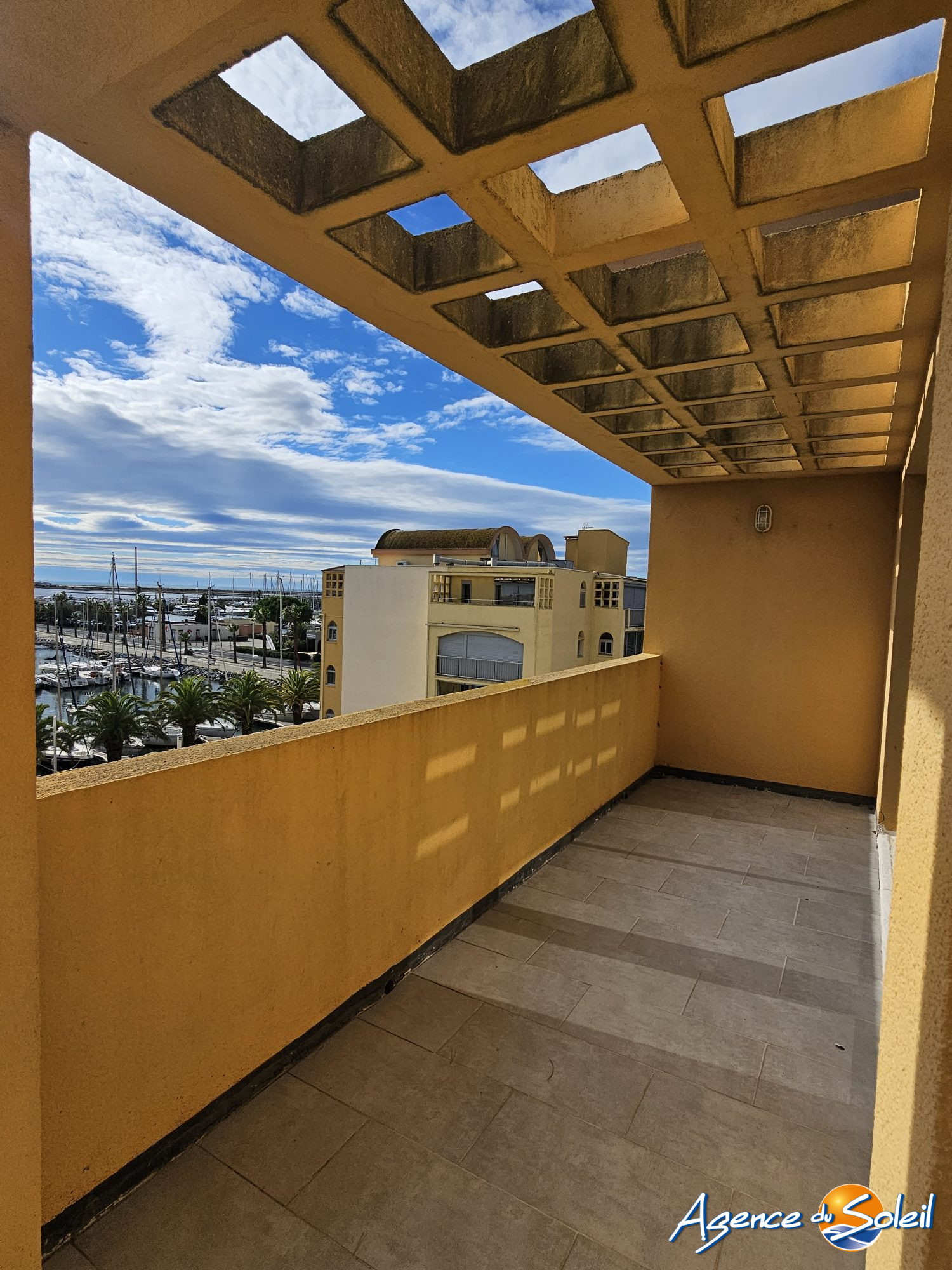 Terrasse - Appartement Gruissan (Réf. 12-10474-AGENCEDUSOLEIL)