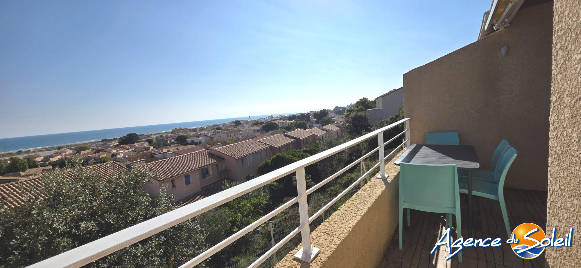 Vue extérieure - Appartement Saint-Pierre-la-mer (Réf. 23-10571-AGENCEDUSOLEIL)