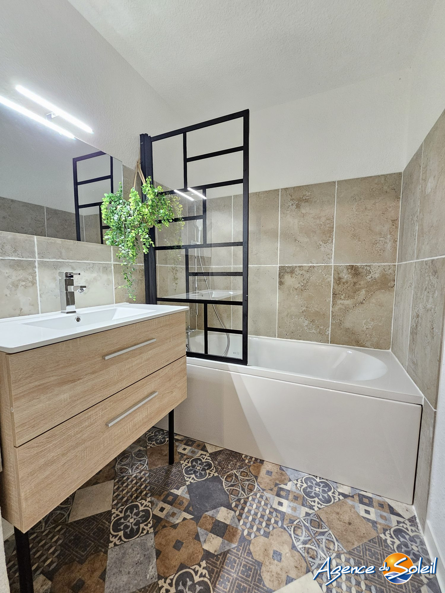 Chambre - Appartement Gruissan (Réf. 13-10593-AGENCEDUSOLEIL)