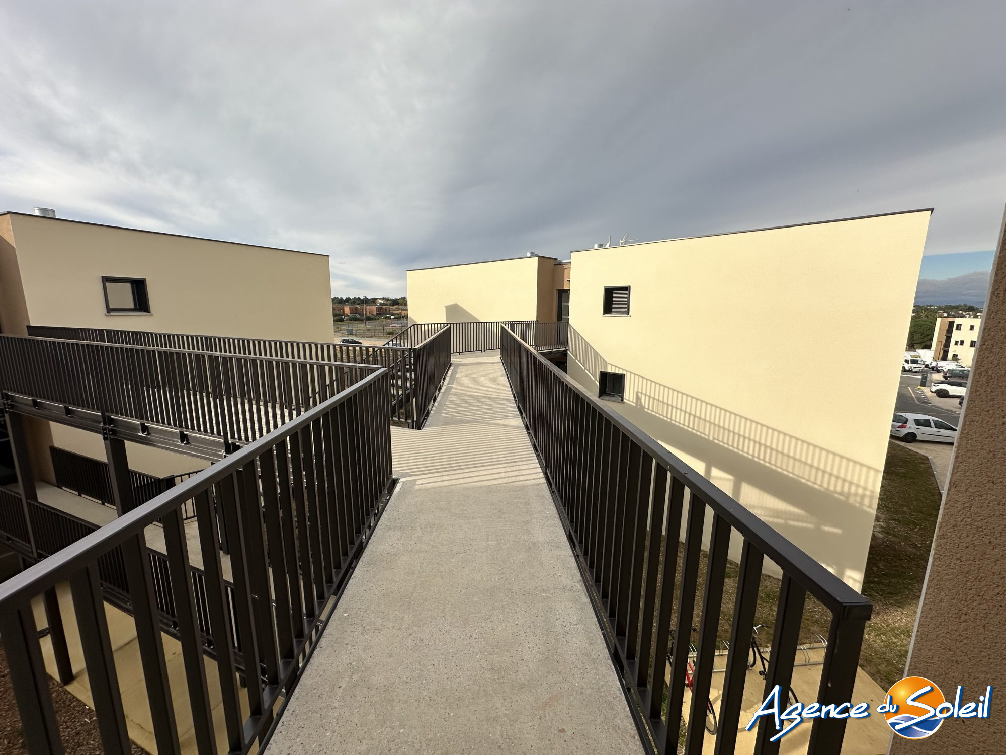 Terrasse - Appartement Sérignan (Réf. 36-10716-A-AGENCEDUSOLEIL)