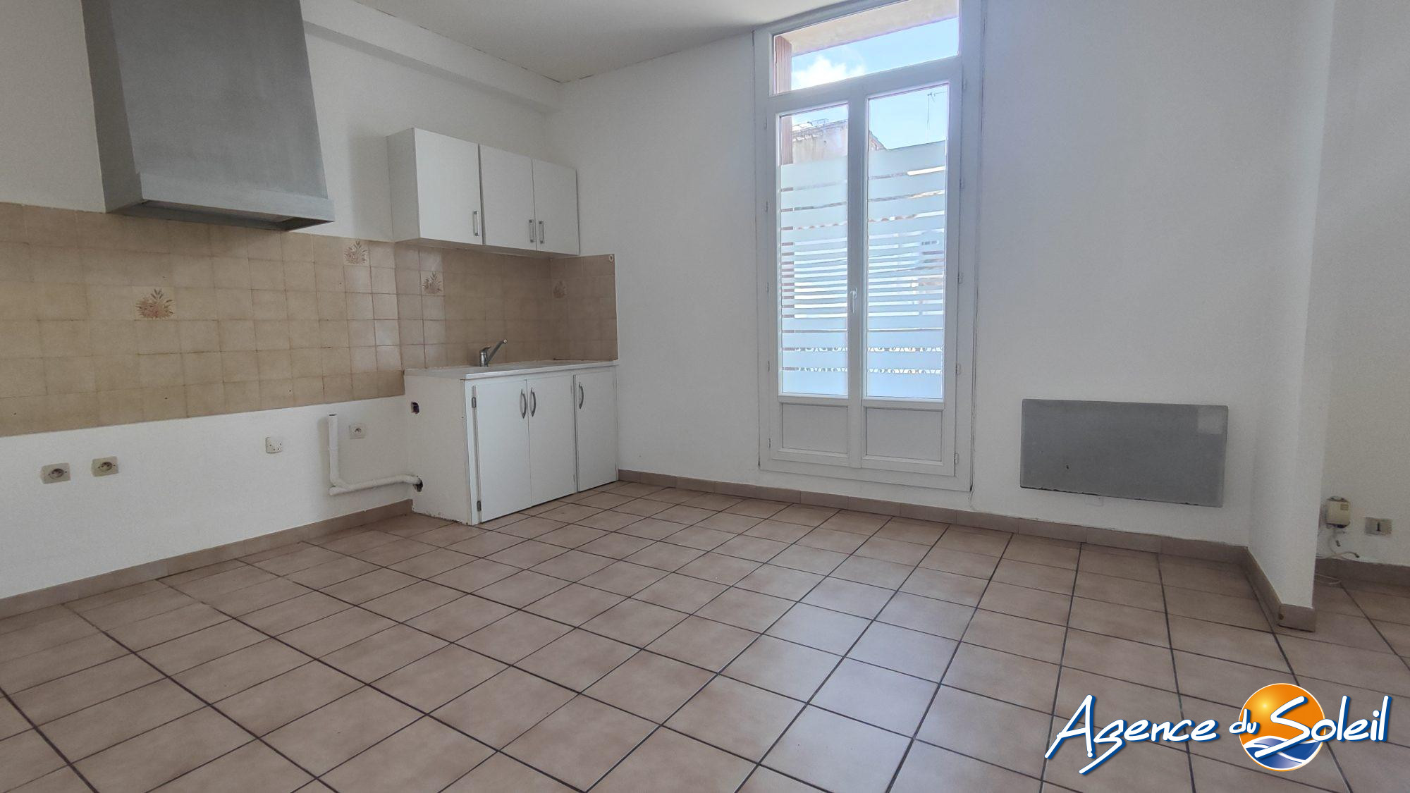 Cuisine - Appartement Sérignan (Réf. 38-10854-AGENCEDUSOLEIL)
