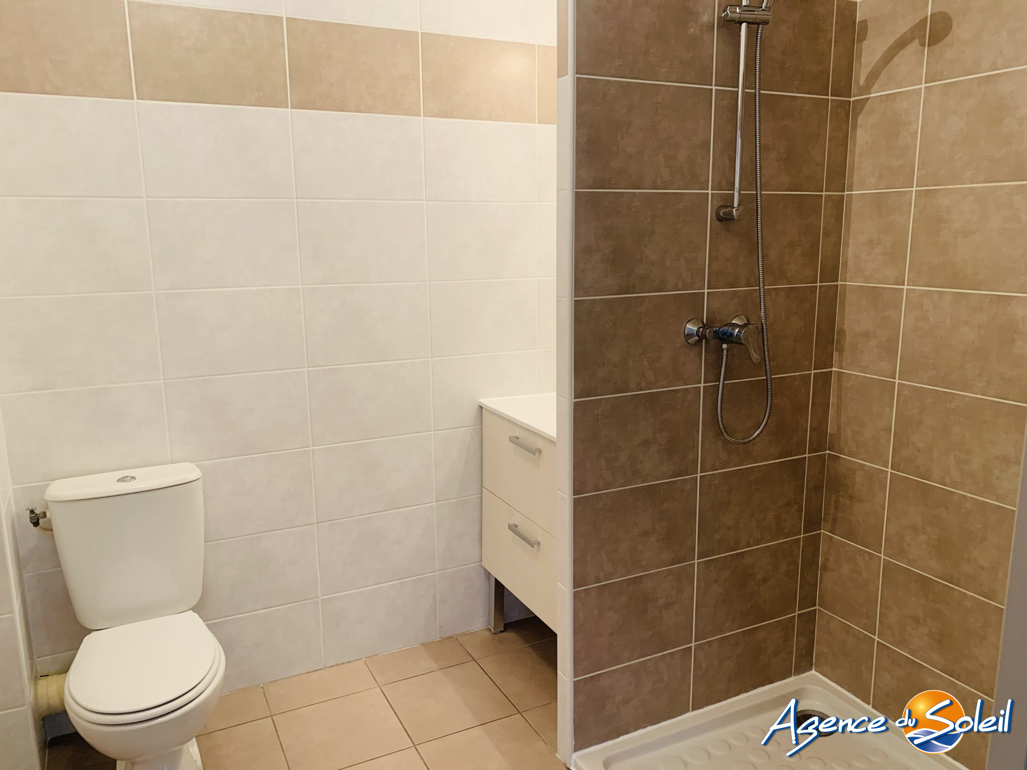 Salle de bain - Appartement Argelès-sur-Mer (Réf. 10944-AGENCEDUSOLEIL)