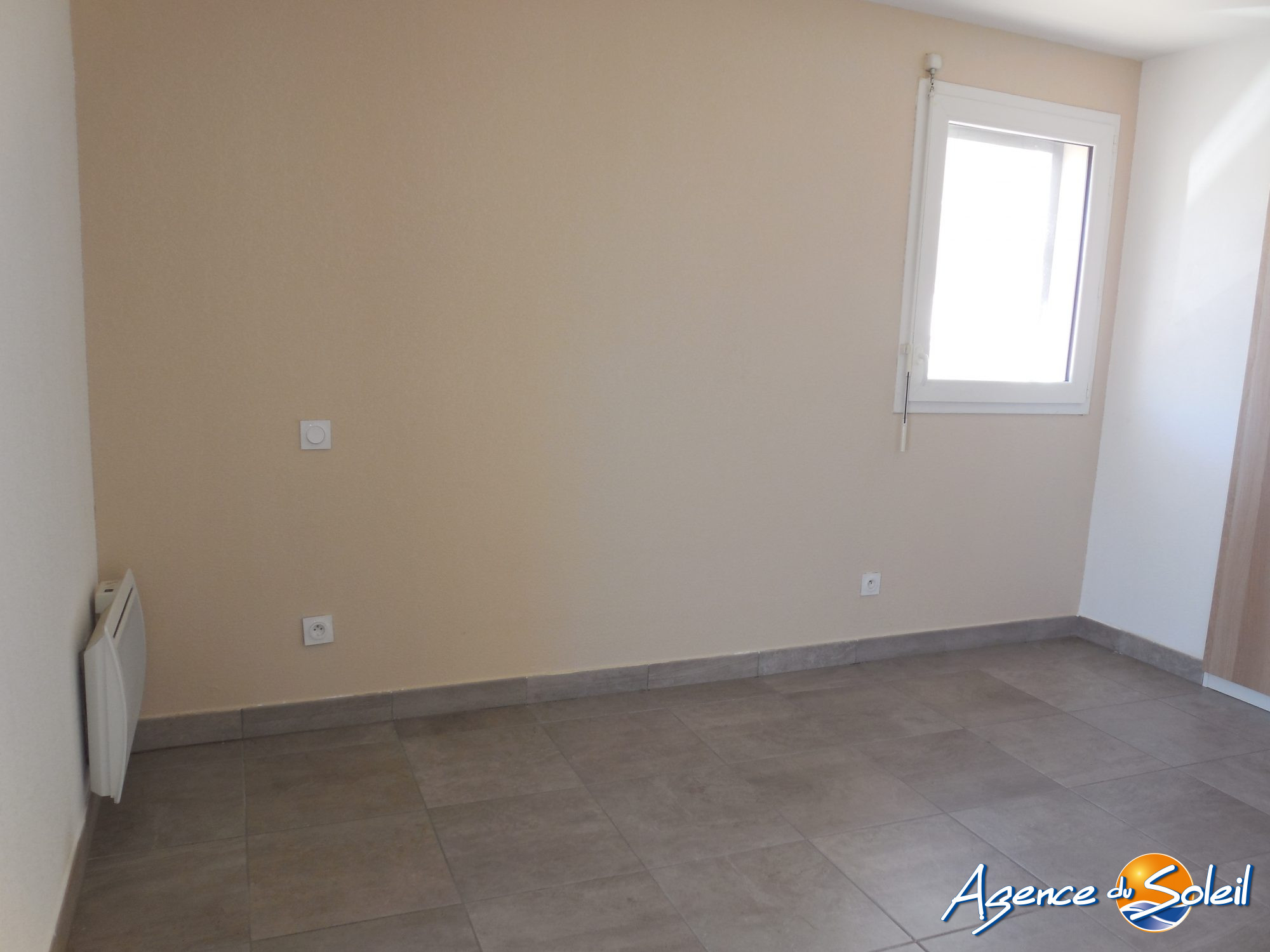 Vue extérieure - Appartement Port-la-Nouvelle (Réf. 10-11192-AGENCEDUSOLEIL)