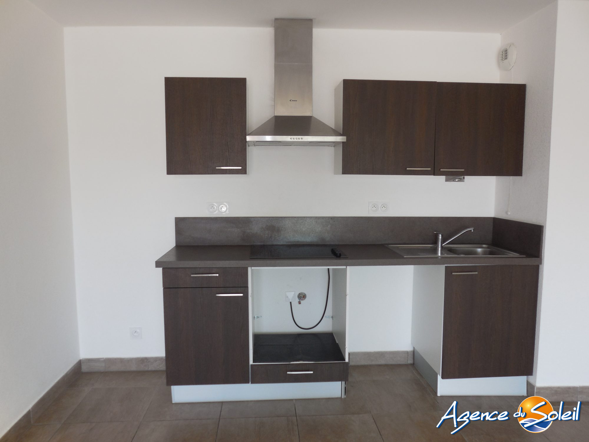 Salle de bain - Appartement Port-la-Nouvelle (Réf. 10-11237-AGENCEDUSOLEIL)