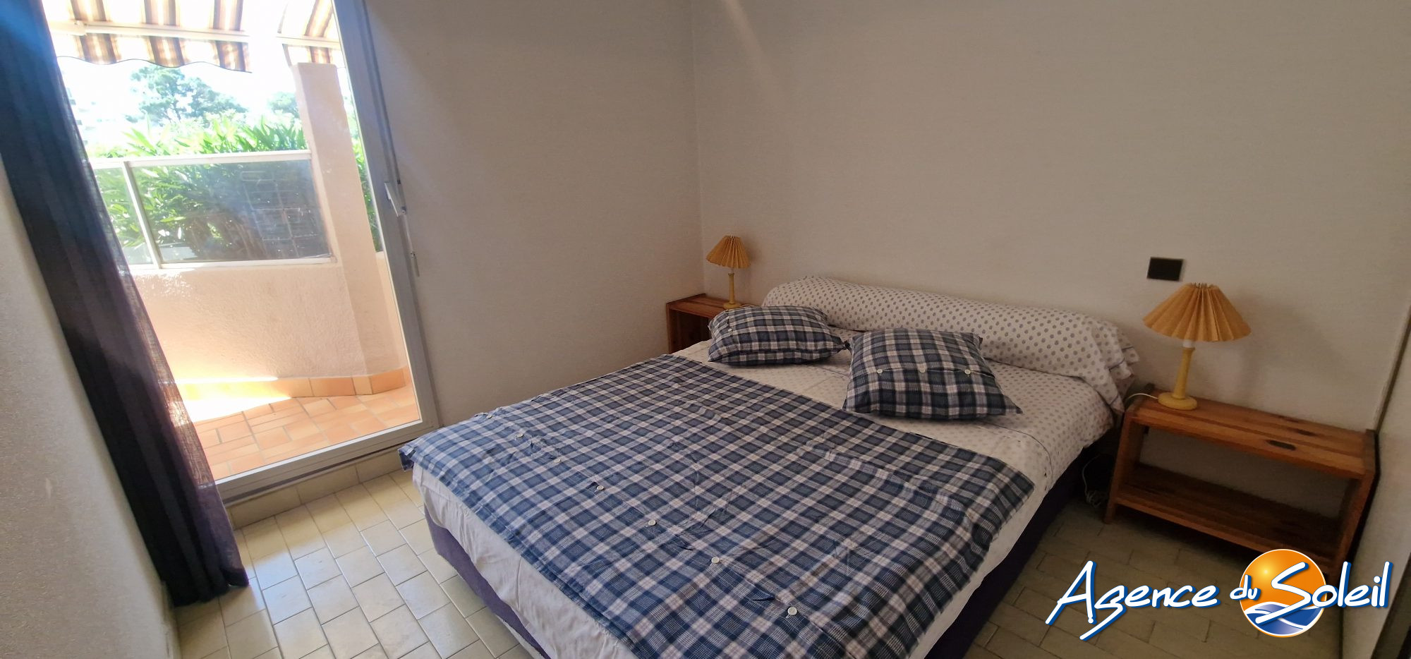Vue extérieure - Appartement Canet-en-Roussillon (Réf. VA22828-AGENCEDUSOLEIL)