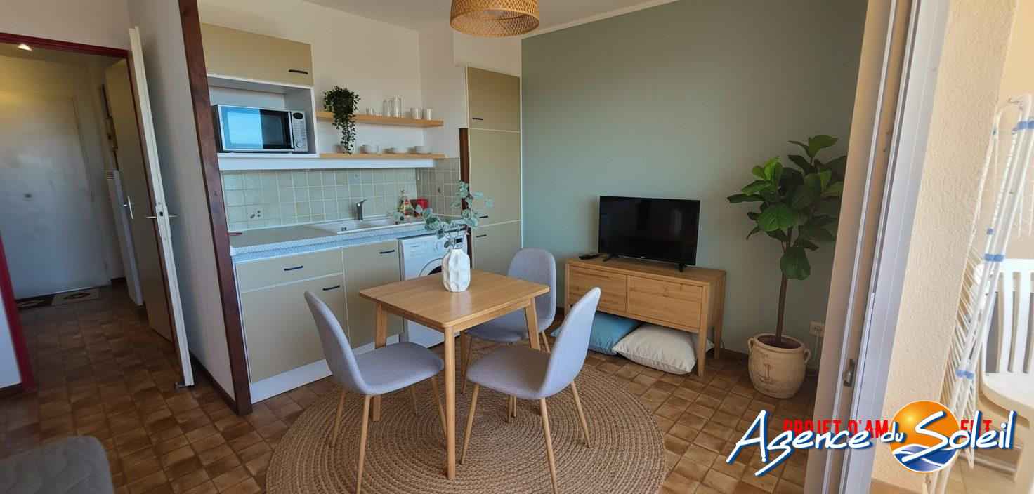 Chambre - Appartement Saint-Pierre-la-Mer (Réf. 23-11379-AGENCEDUSOLEIL)