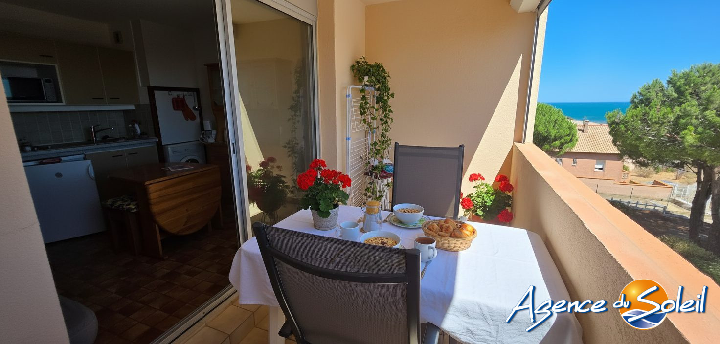 Salle de bain - Appartement Saint-Pierre-la-Mer (Réf. 23-11379-AGENCEDUSOLEIL)