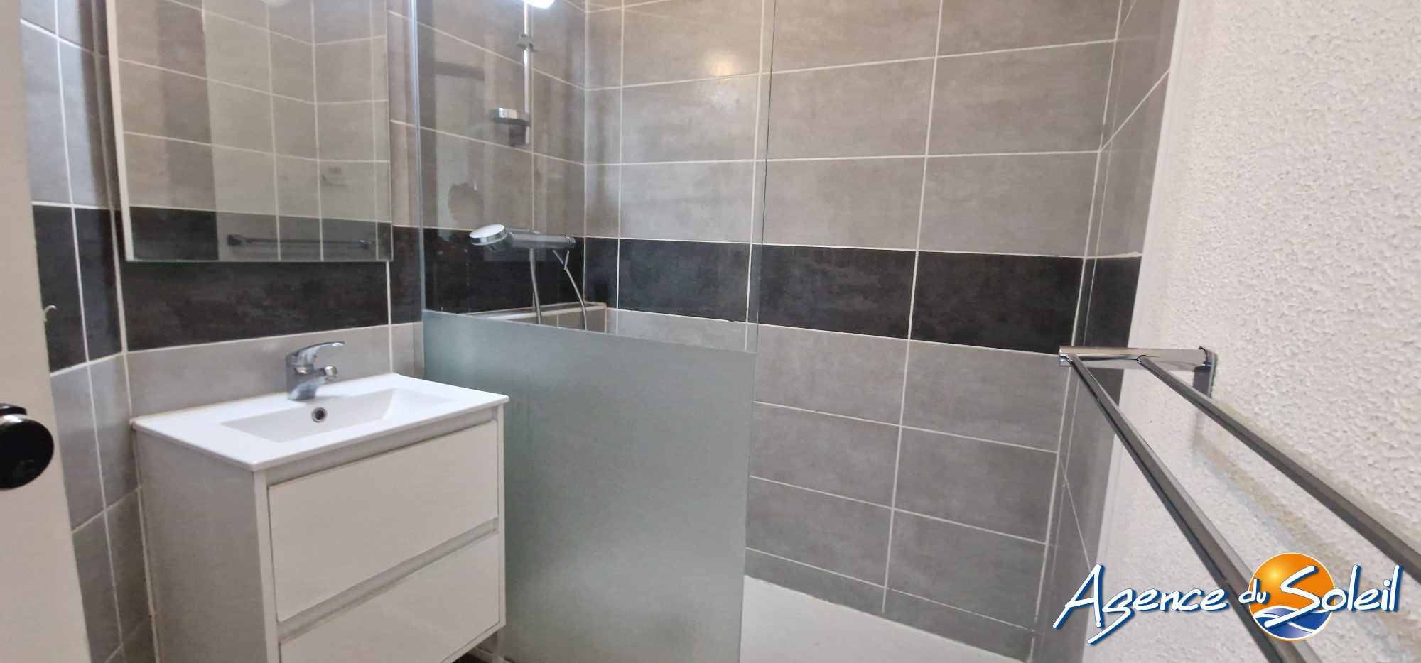 Vue extérieure - Appartement Canet-en-Roussillon (Réf. 19-11306-AGENCEDUSOLEIL)