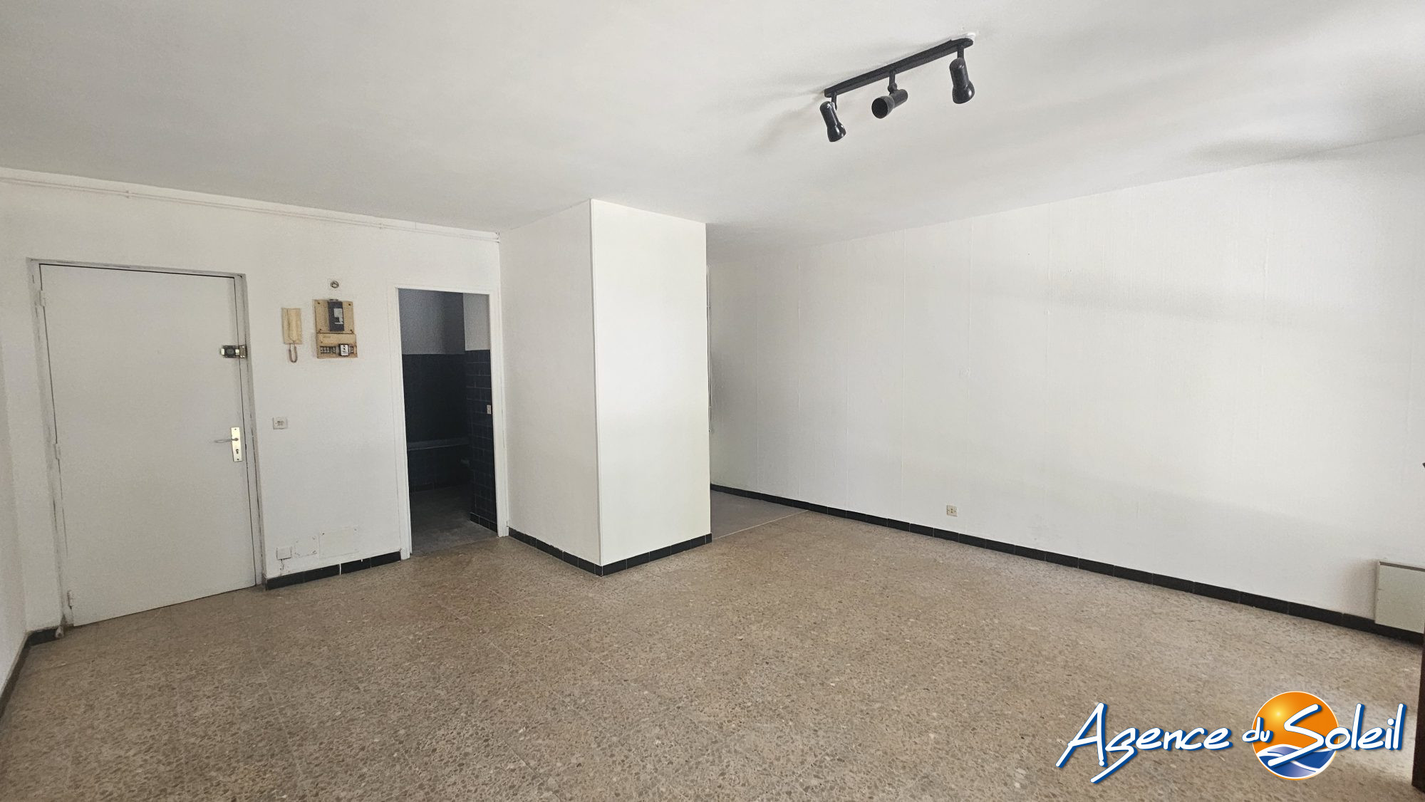 Vue intérieure - Appartement Narbonne (Réf. 11-11298-AGENCEDUSOLEIL)