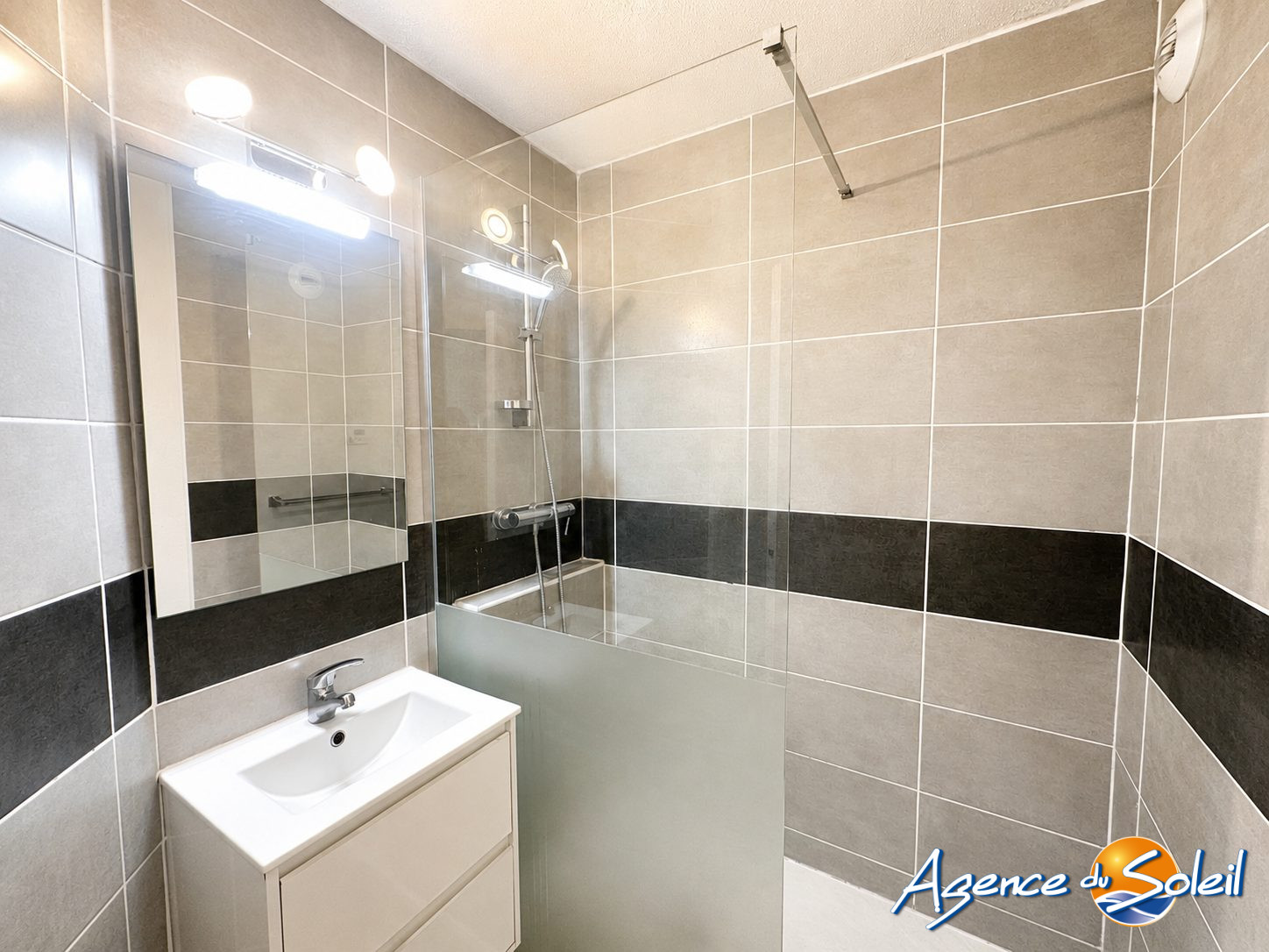 Salle de bain - Appartement Canet-en-Roussillon (Réf. 19-11517-AGENCEDUSOLEIL)
