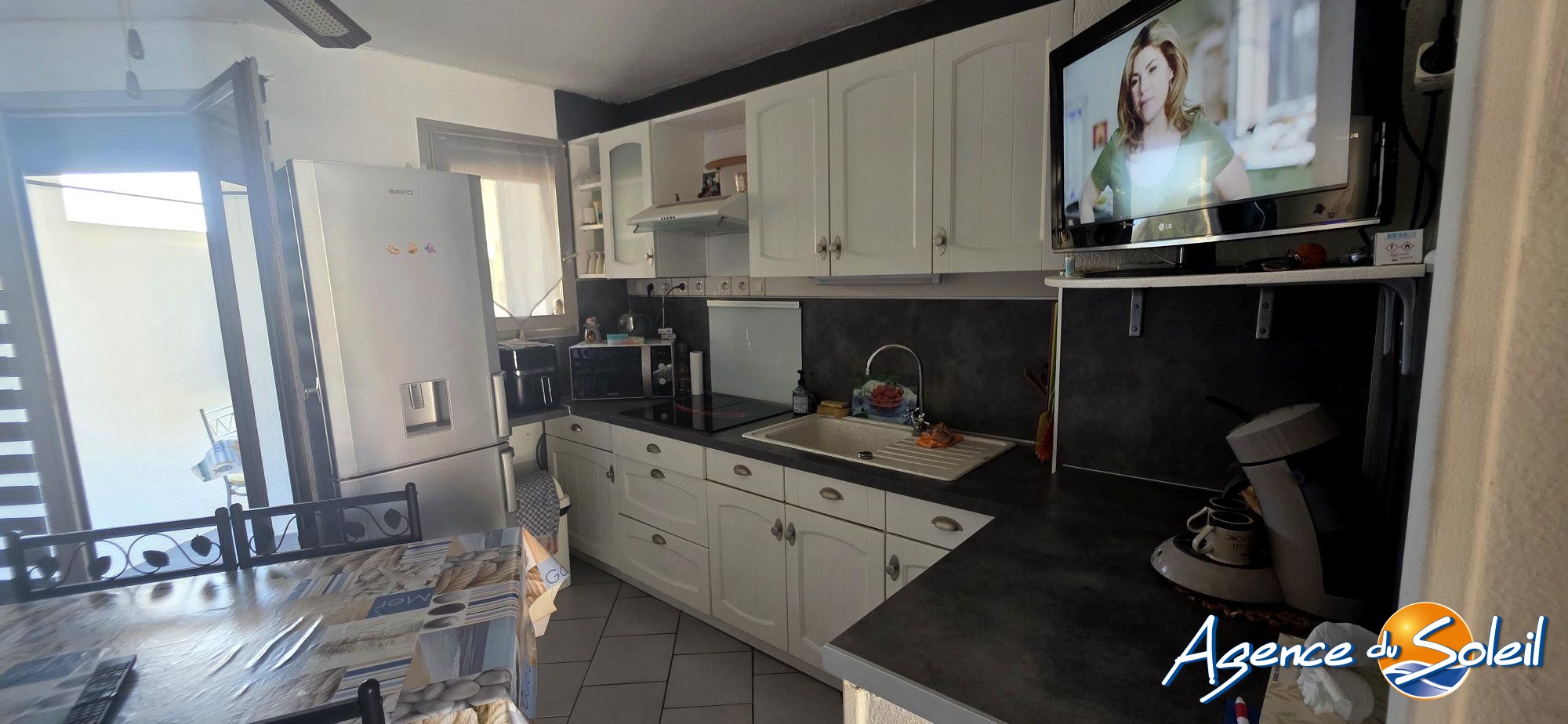 Cuisine - Appartement Saint-Pierre-la-Mer (Réf. 23-11603-AGENCEDUSOLEIL)