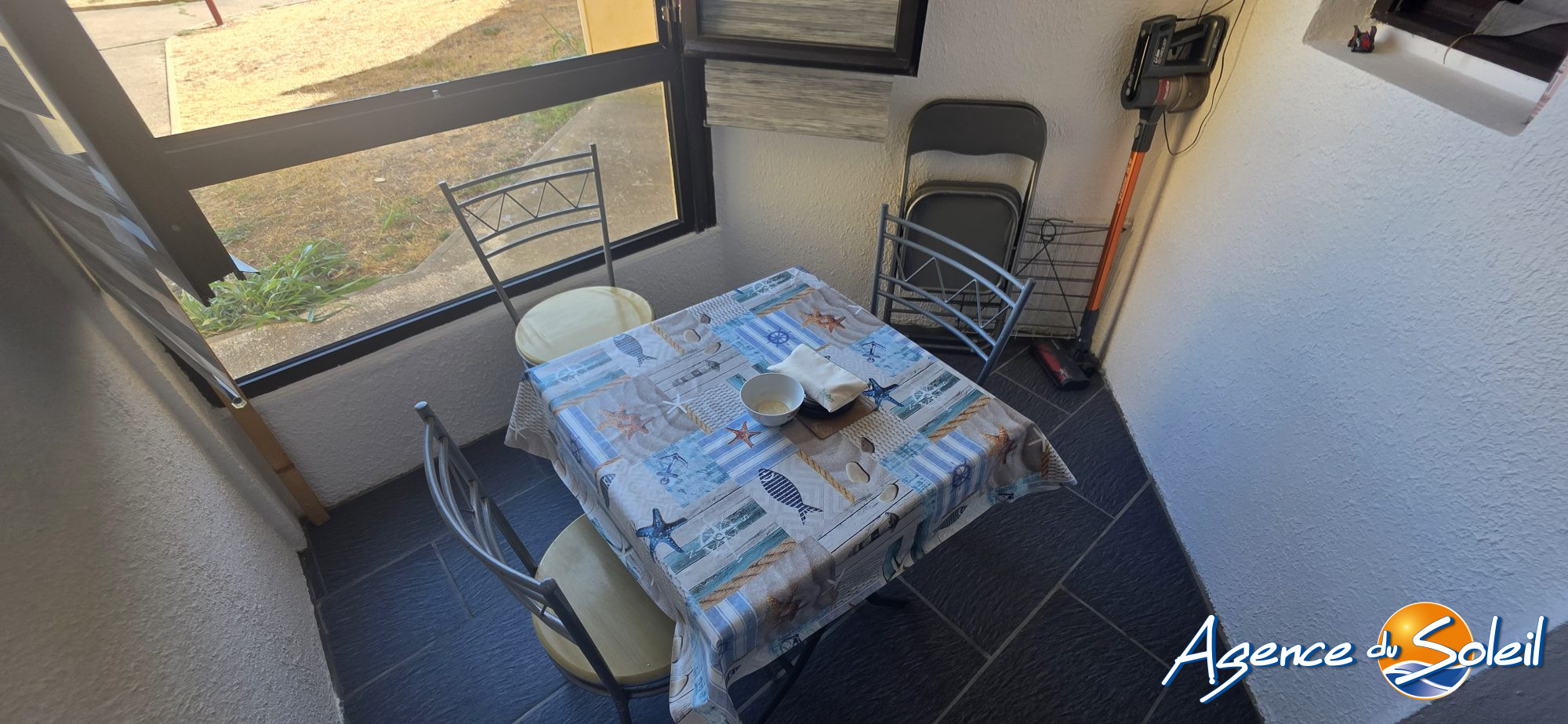 Vue extérieure - Appartement Saint-Pierre-la-Mer (Réf. 23-11603-AGENCEDUSOLEIL)