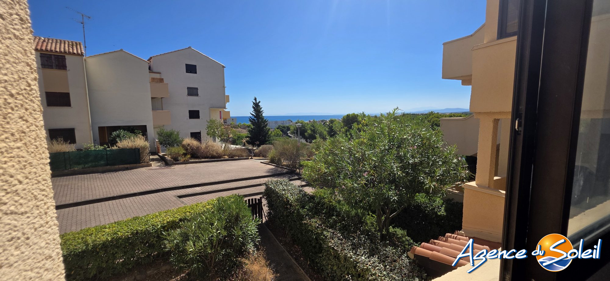 Appartement en vente à Saint-Pierre-la-Mer - Agence du Soleil (Réf. 23-11535-AGENCEDUSOLEIL)