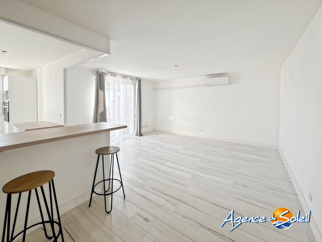 Salle de bain - Appartement Agde (Réf. 39-11617-AGENCEDUSOLEIL)