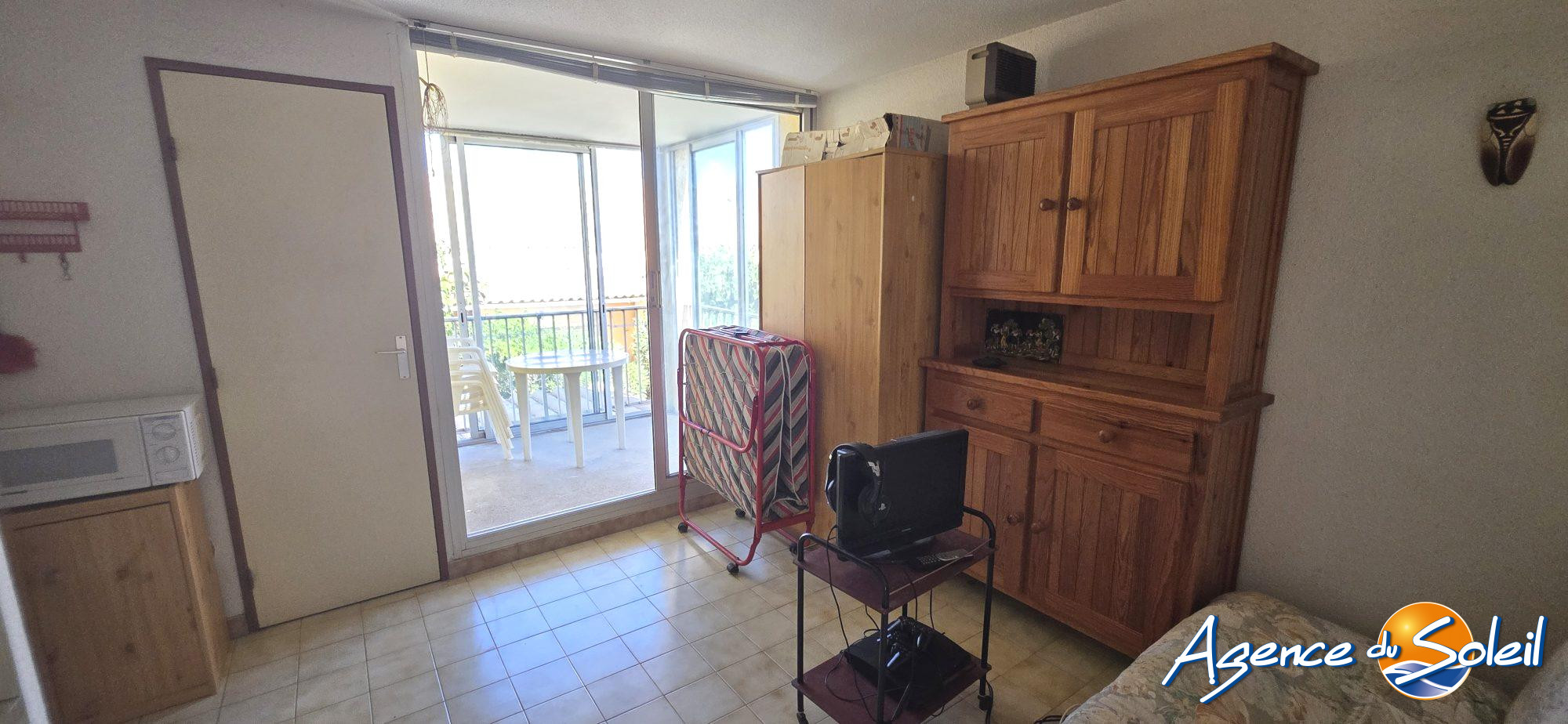 Chambre - Appartement Saint-Pierre-la-Mer (Réf. 23-11683-AGENCEDUSOLEIL)