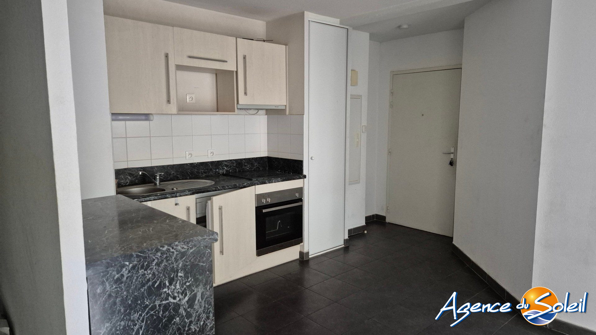 Salle de bain - Appartement Perpignan (Réf. 21-11566NR-AGENCEDUSOLEIL)