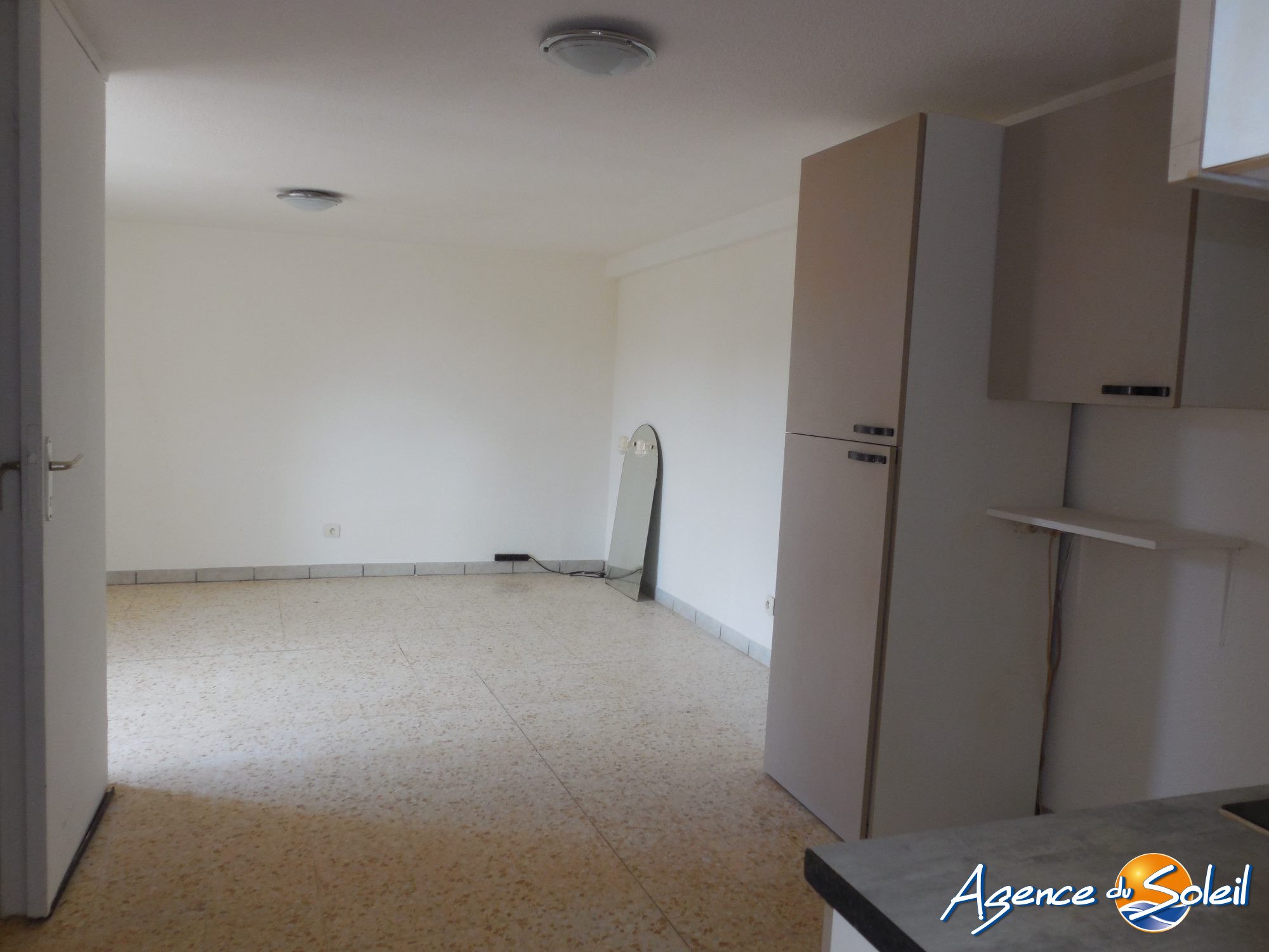 Vue intérieure - Appartement Port-la-Nouvelle (Réf. 10-11586-AGENCEDUSOLEIL)