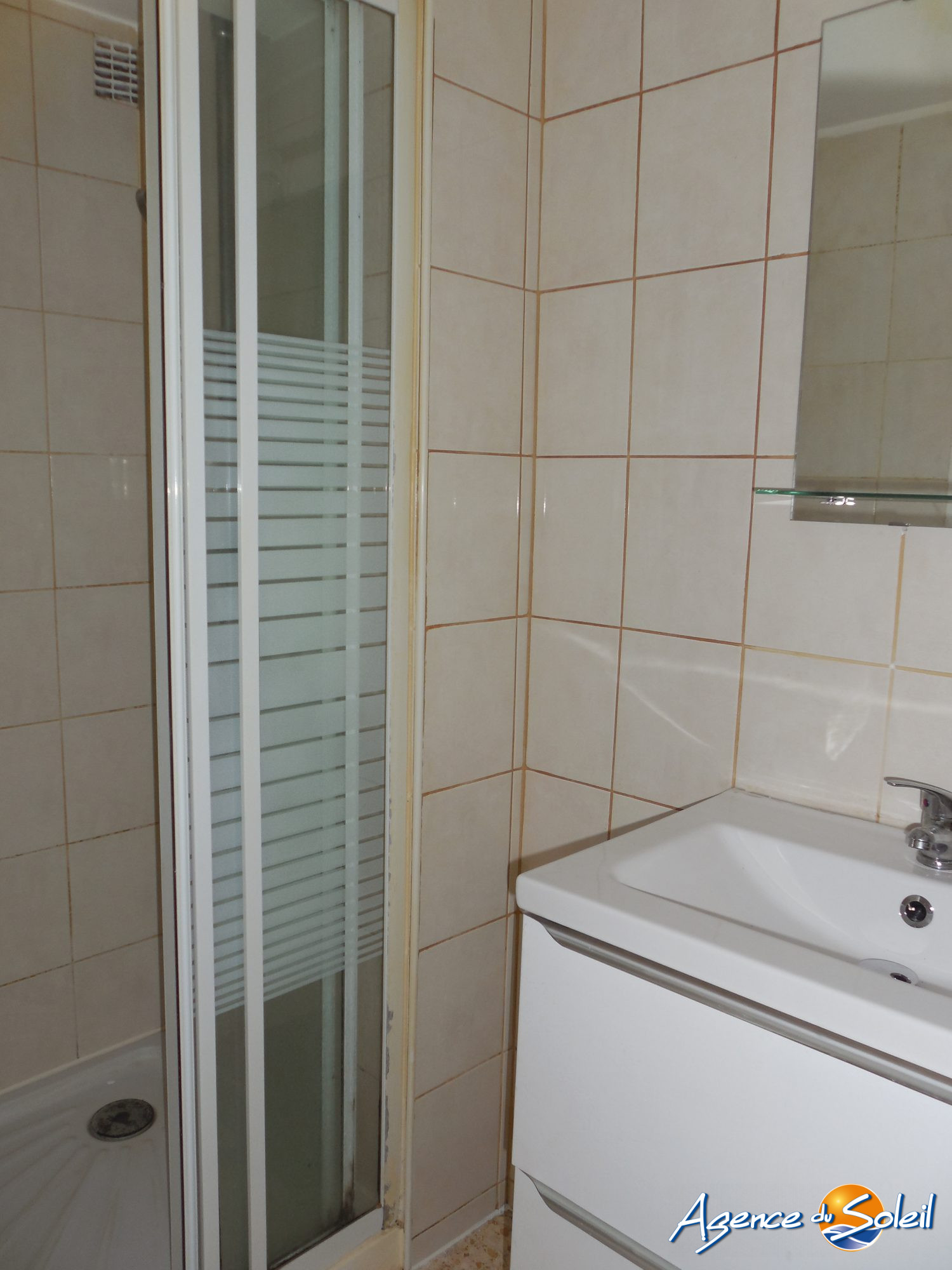 Chambre - Appartement Port-la-Nouvelle (Réf. 10-11586-AGENCEDUSOLEIL)